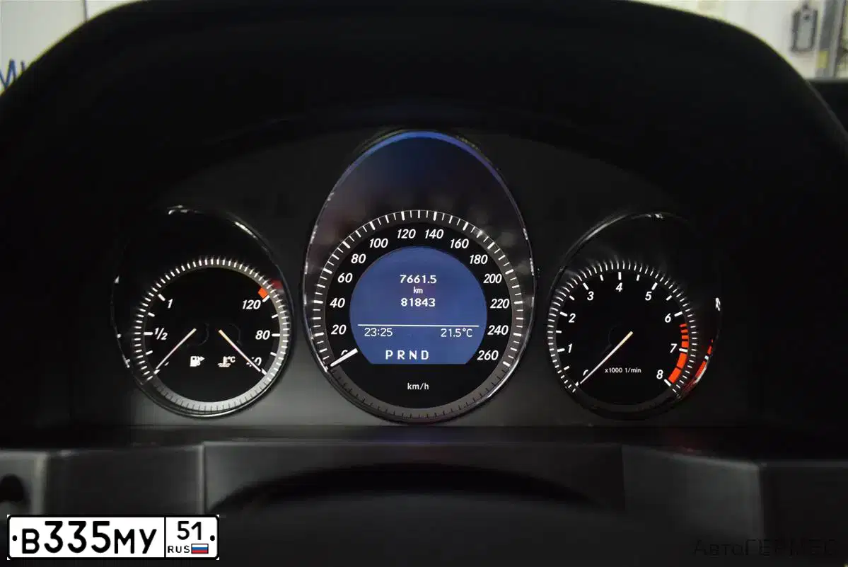 Фото автомобиля MERCEDES GLK-KLASSE, 2011 — госномер Н538ОР197. Цвет: Коричневый