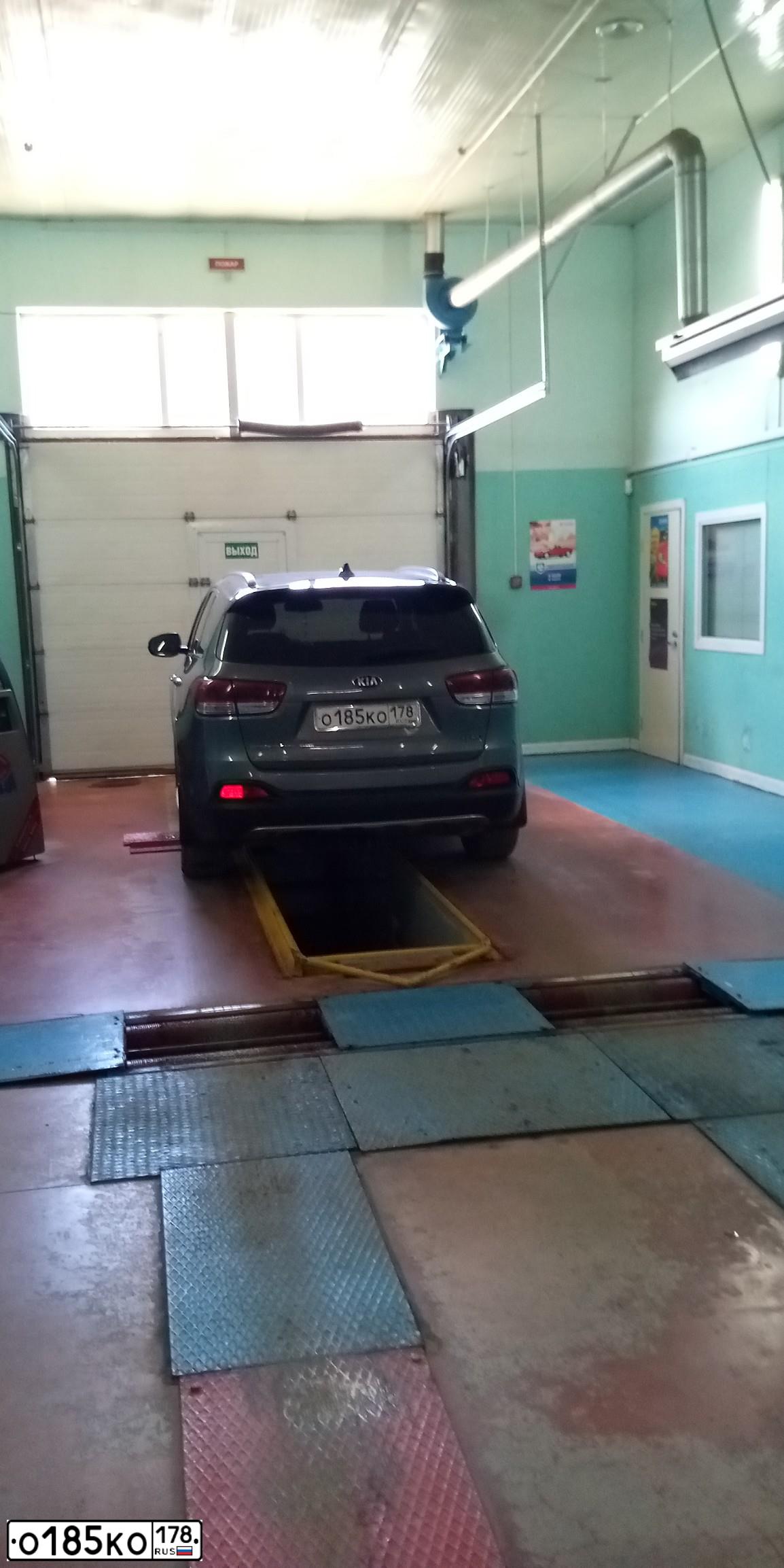 Фото автомобиля LANDROVER RANGE ROVER EVOQUE, 2014 — госномер М720ТУ198. Цвет: ЧЕРНЫЙ