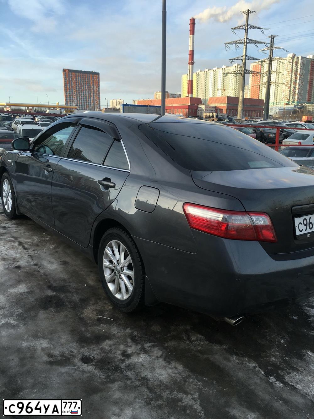 Фото автомобиля TOYOTA CAMRY, 2008 — госномер В919ВР138. Цвет: СЕРЫЙ