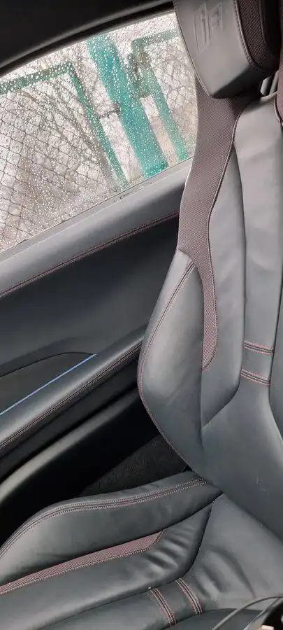Фото автомобиля BMW I8, 2016 — госномер А001ТК33. Цвет: бирюзовый