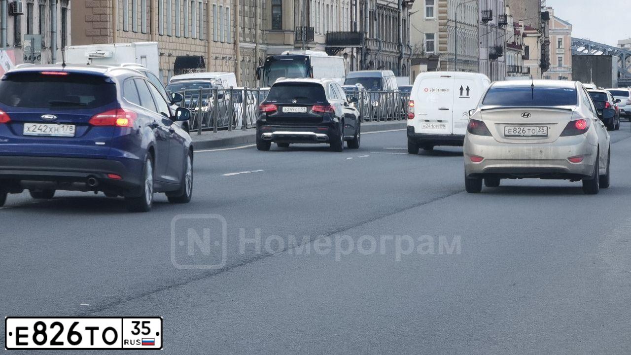Фото автомобиля HYUNDAI SOLARIS, 2012 — госномер Е826ТО35. Цвет: БЕЖЕВЫЙ-СЕРЫЙ