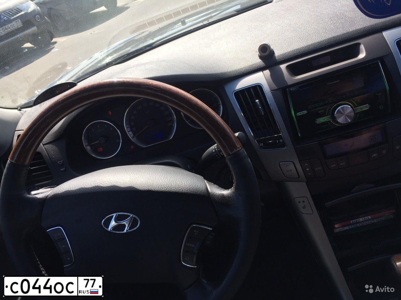 Фото автомобиля MITSUBISHI PAJERO SPORT, 2013 — госномер С044ОС77. Цвет: КОРИЧНЕВЫЙ