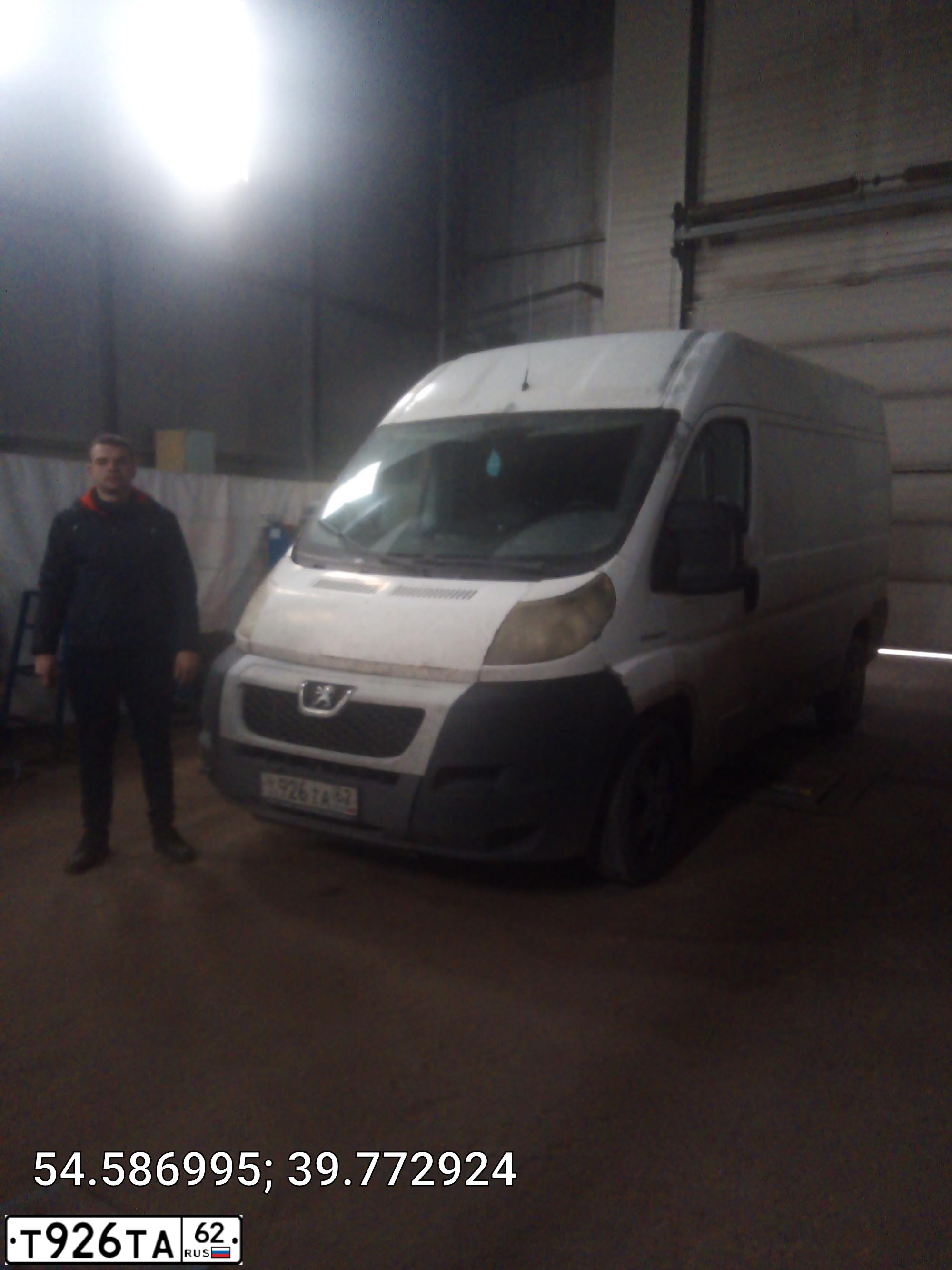 Фото автомобиля PEUGEOT BOXER, 2008 — госномер Т926ТА62. Цвет: БЕЛЫЙ