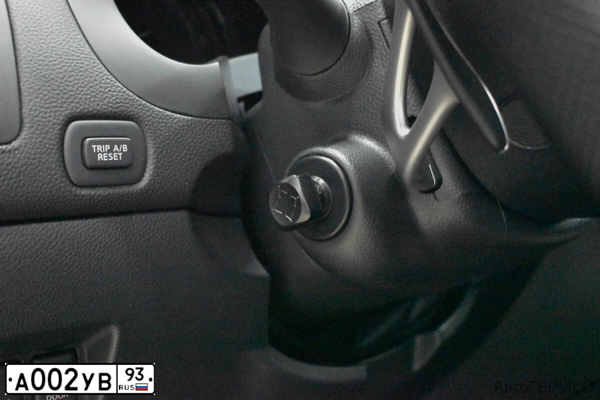 Фото автомобиля BMW SERIE 5, 2010 — госномер У001АС26. Цвет: Белый