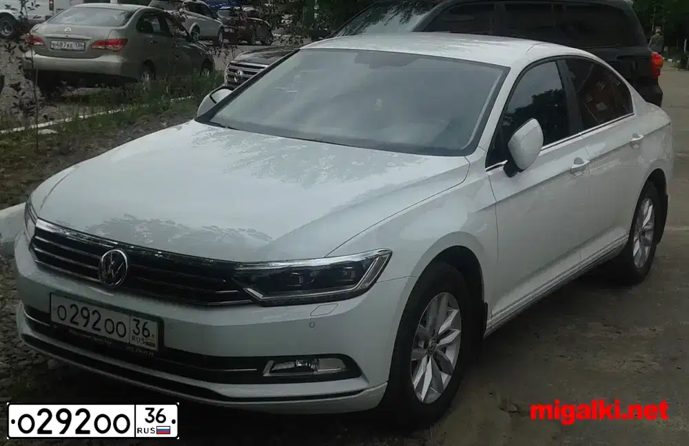 Фото автомобиля VOLKSWAGEN PASSAT, 2016 — госномер О292ОО36. Цвет: БЕЛЫЙ