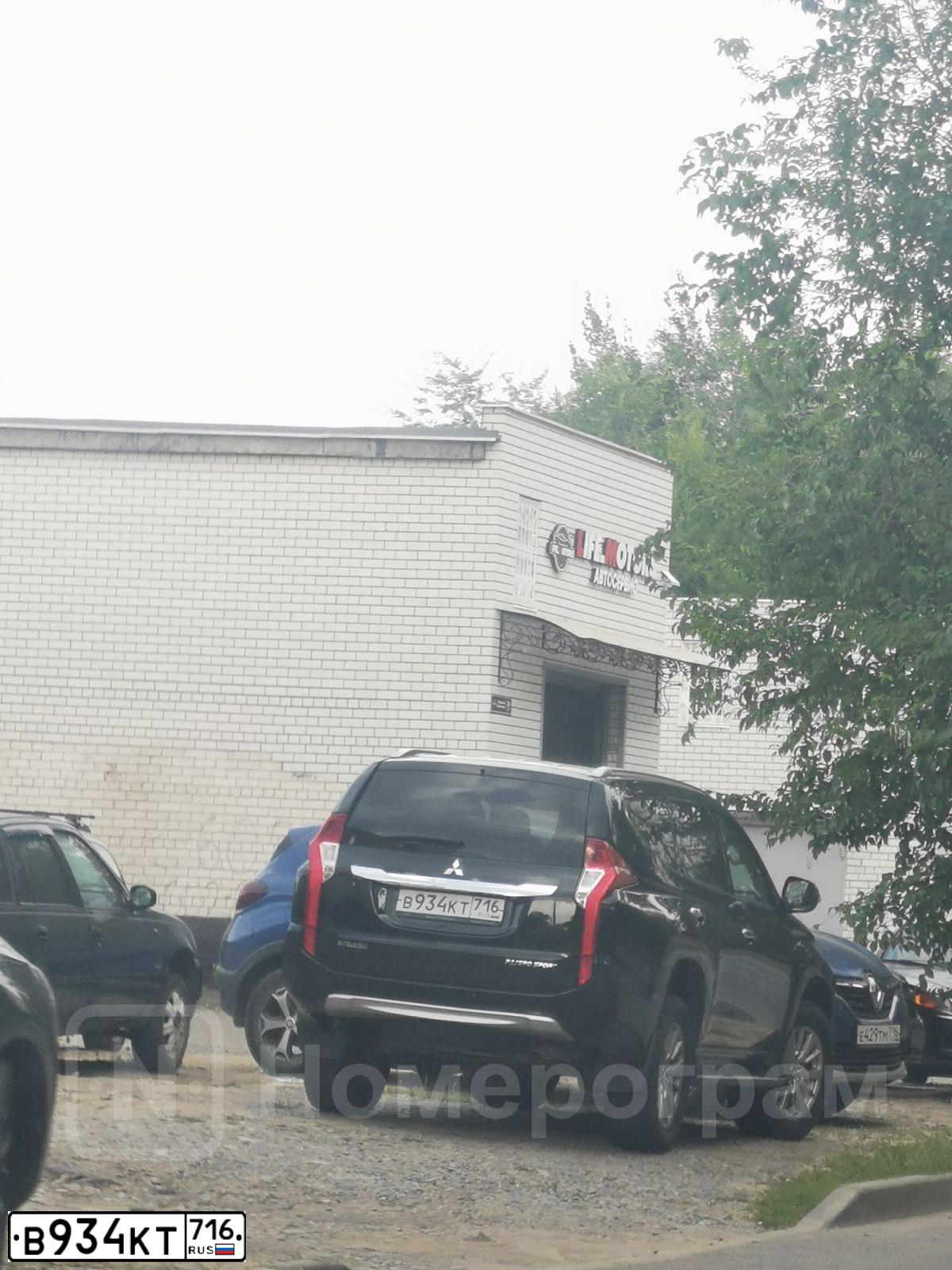 Фото автомобиля MITSUBISHI PAJERO SPORT, 2018 — госномер В934КТ716. Цвет: ЧЕРНЫЙ
