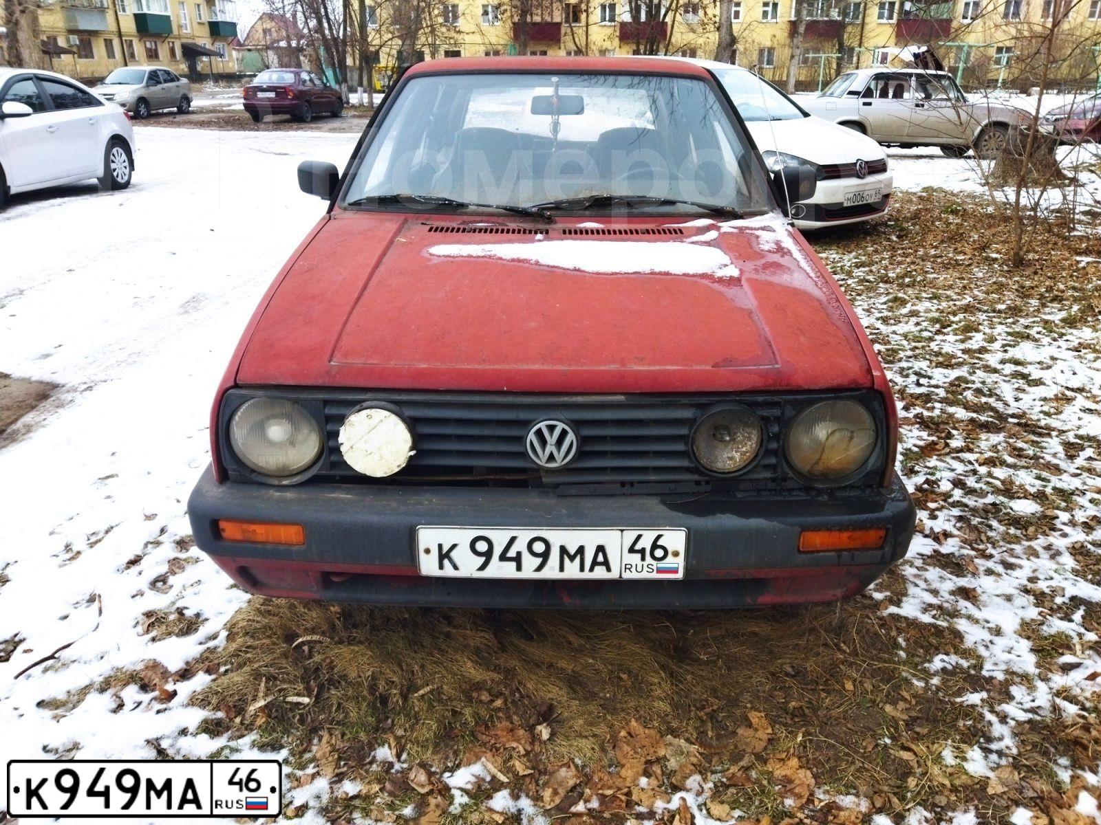 Фото автомобиля VOLKSWAGEN GOLF, 1990 — госномер К949МА46. Цвет: КРАСНЫЙ