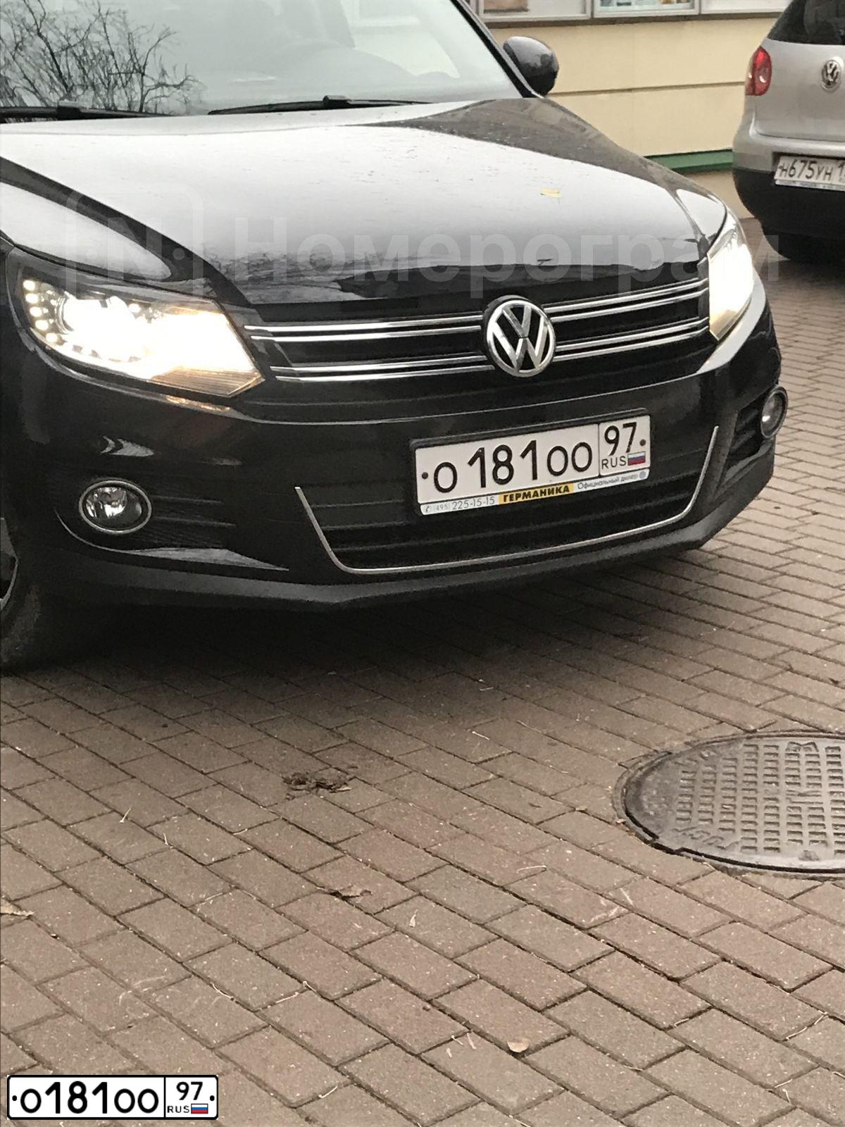 Фото автомобиля VOLKSWAGEN TIGUAN, 2013 — госномер А848СЕ777. Цвет: ЧЕРНЫЙ