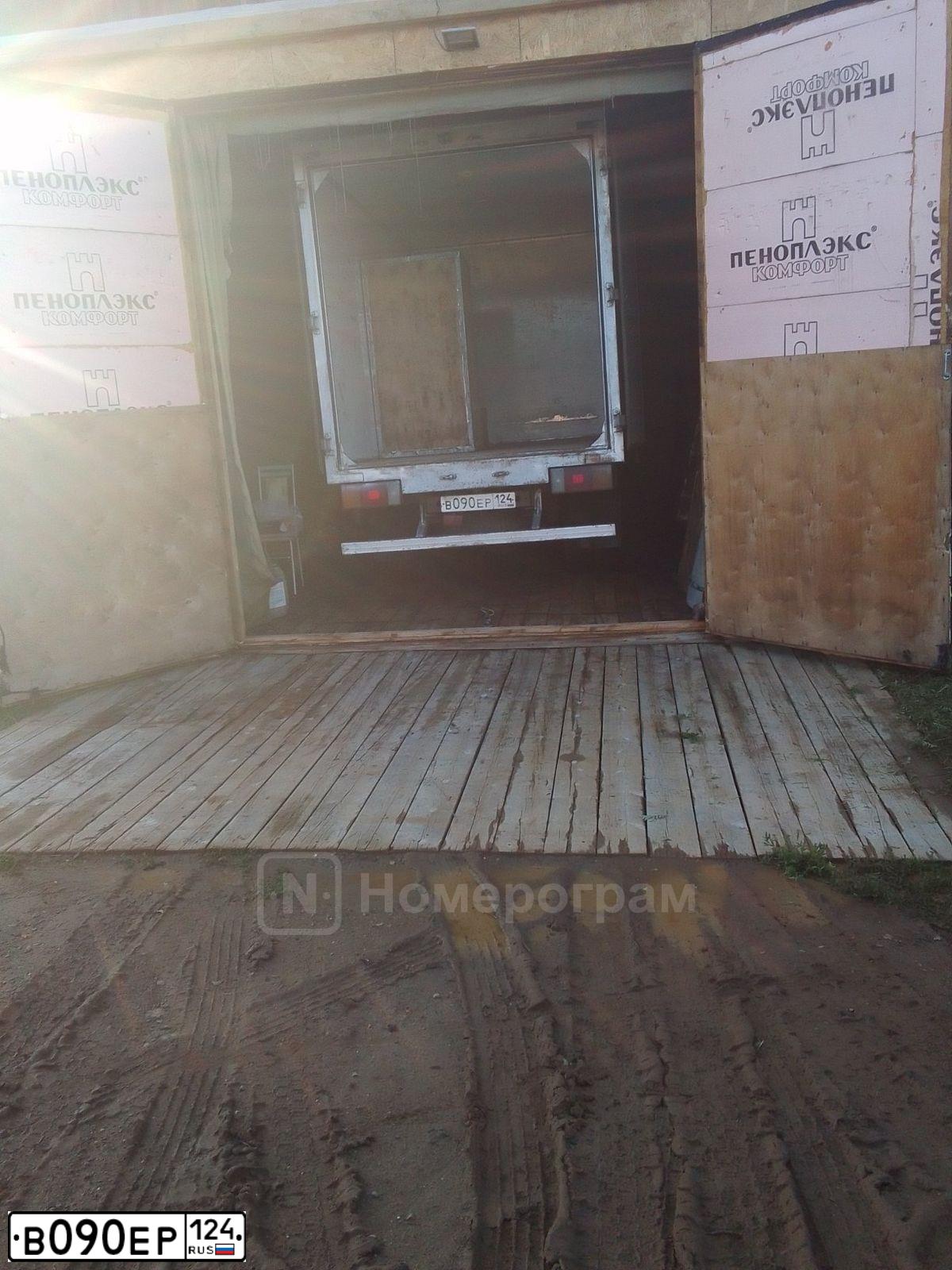Фото автомобиля HYUNDAI MIGHTY, 2011 — госномер В090ЕР124. Цвет: БЕЛЫЙ