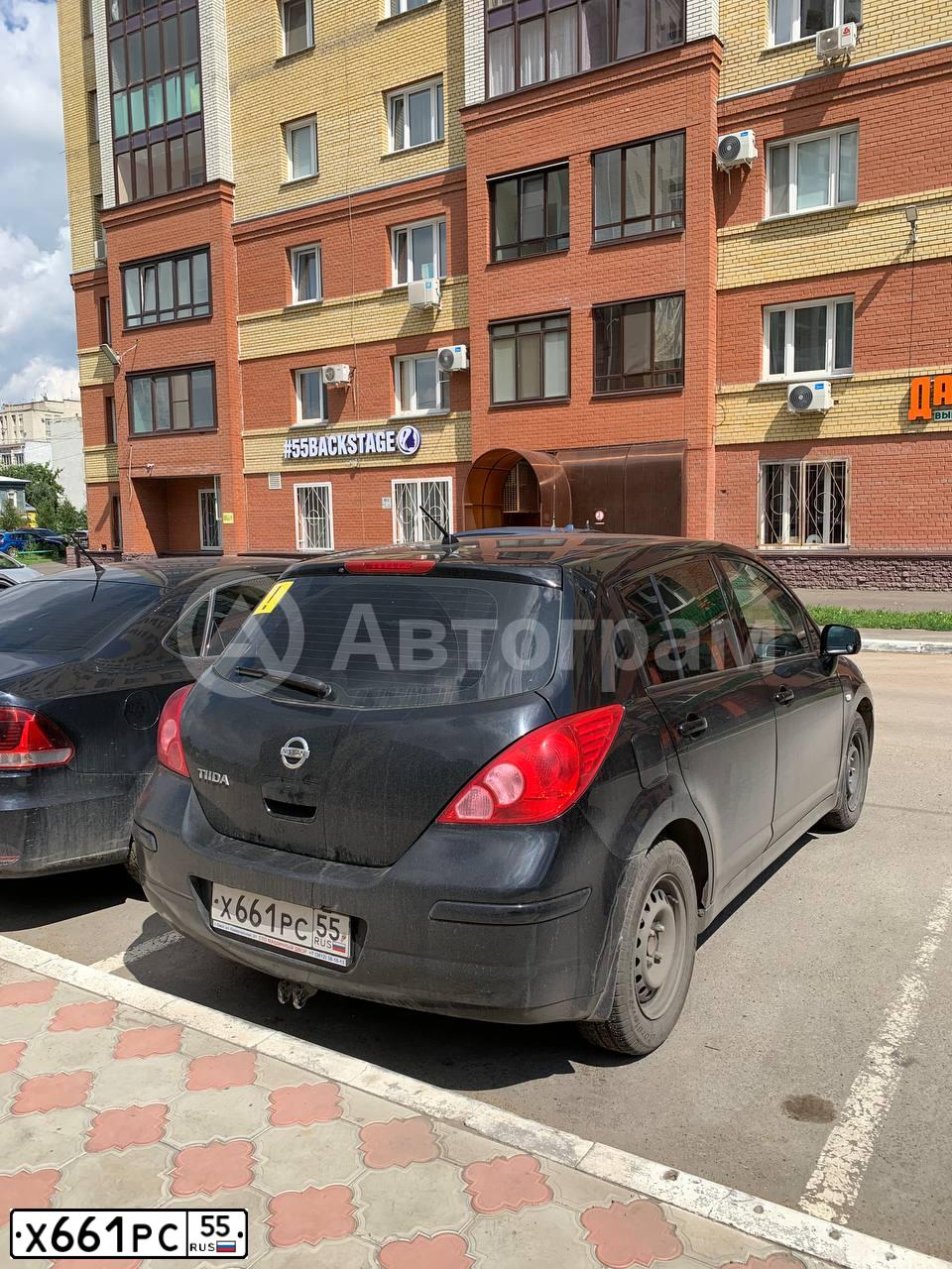 Фото автомобиля NISSAN TIIDA, 2008 — госномер Х661РС55. Цвет: ЧЕРНЫЙ