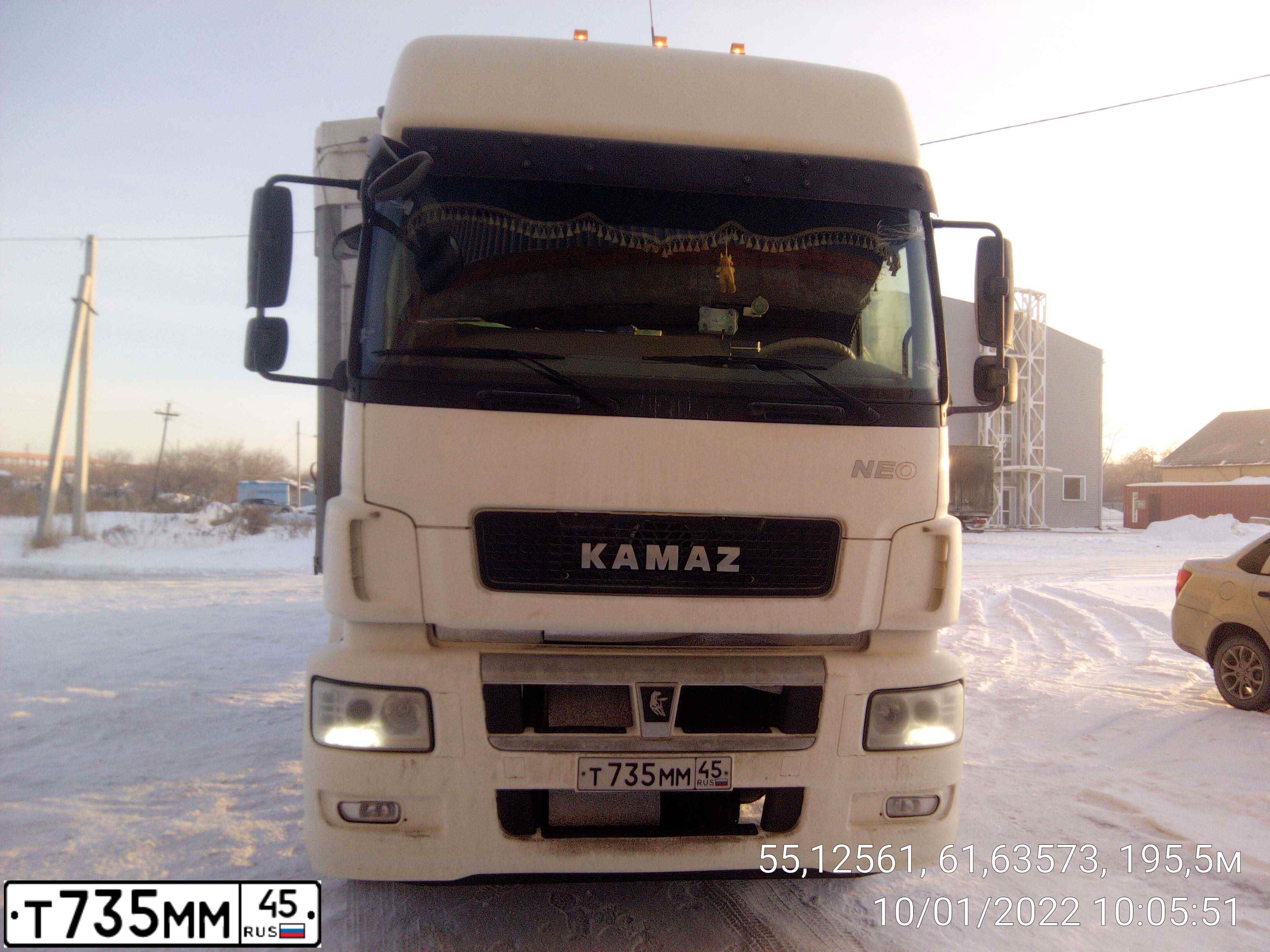 Фото автомобиля KAMAZ 5490 /4X2/, 2019 — госномер Т735ММ45. Цвет:  белый RAL 9010