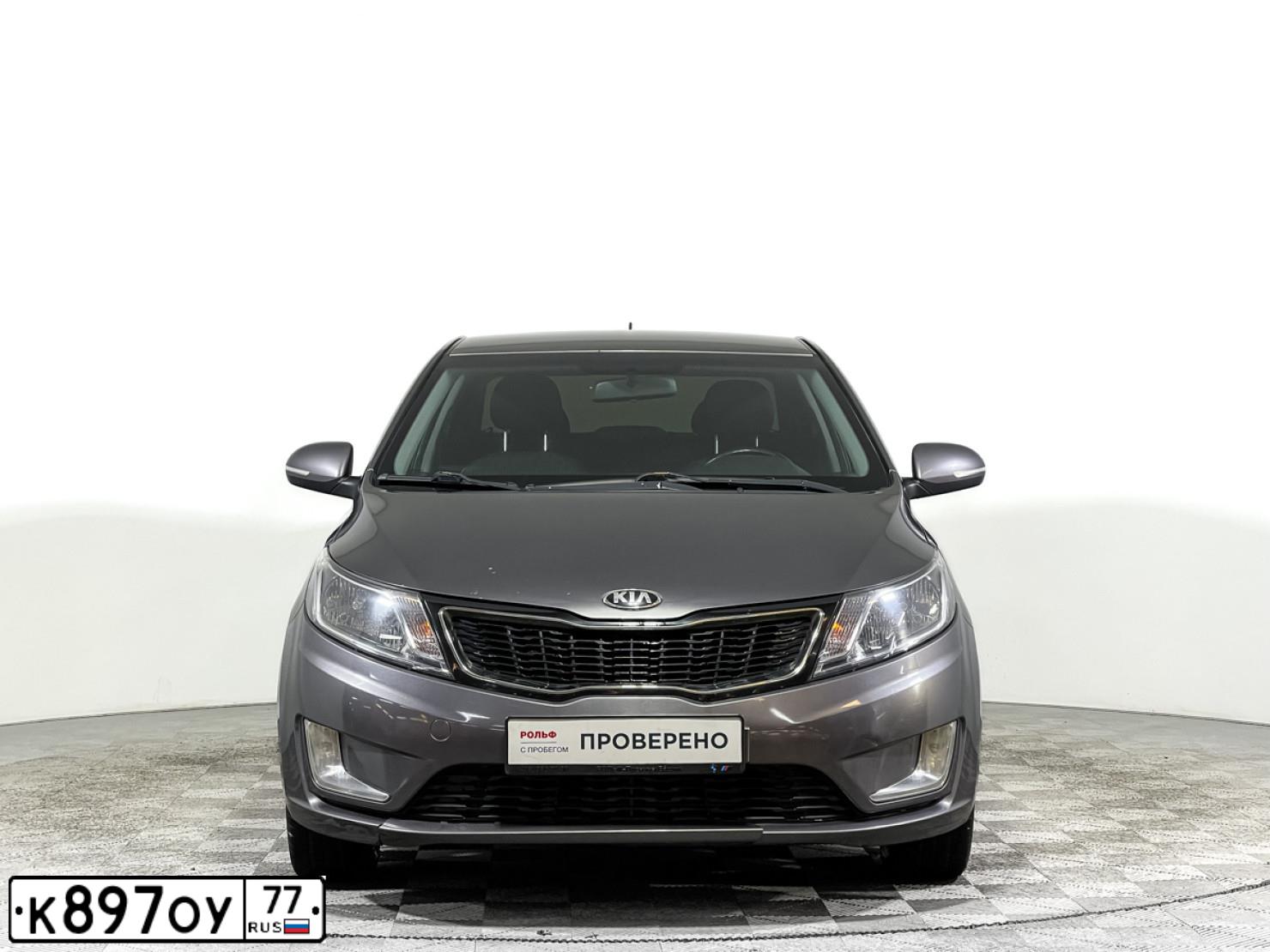 Фото автомобиля KIA RIO, 2013 — госномер К897ОУ77. Цвет: СЕРЫЙ