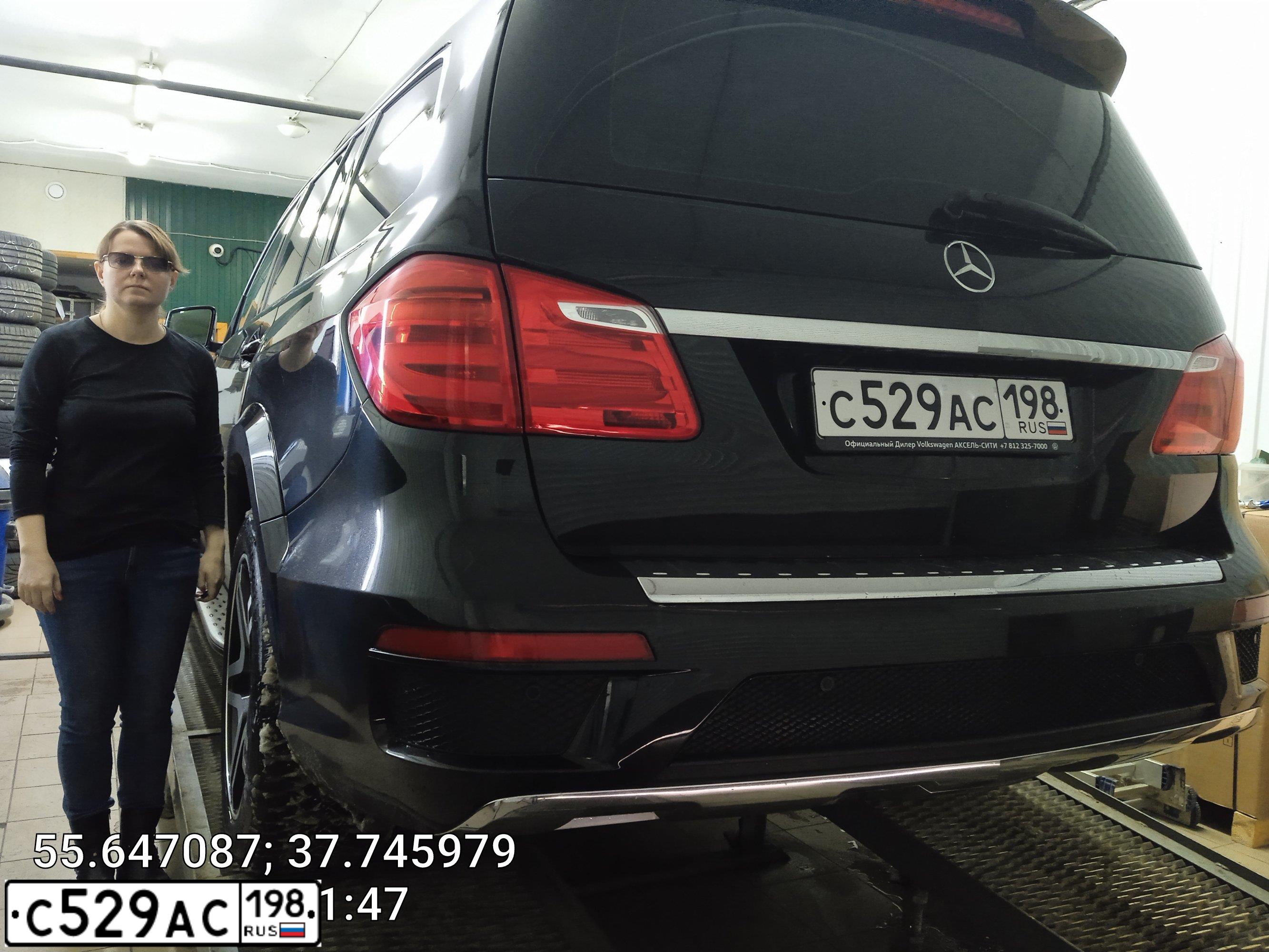 Фото автомобиля MERCEDES GL-KLASSE, 2013 — госномер Т800ТС98. Цвет: ЧЕРНЫЙ