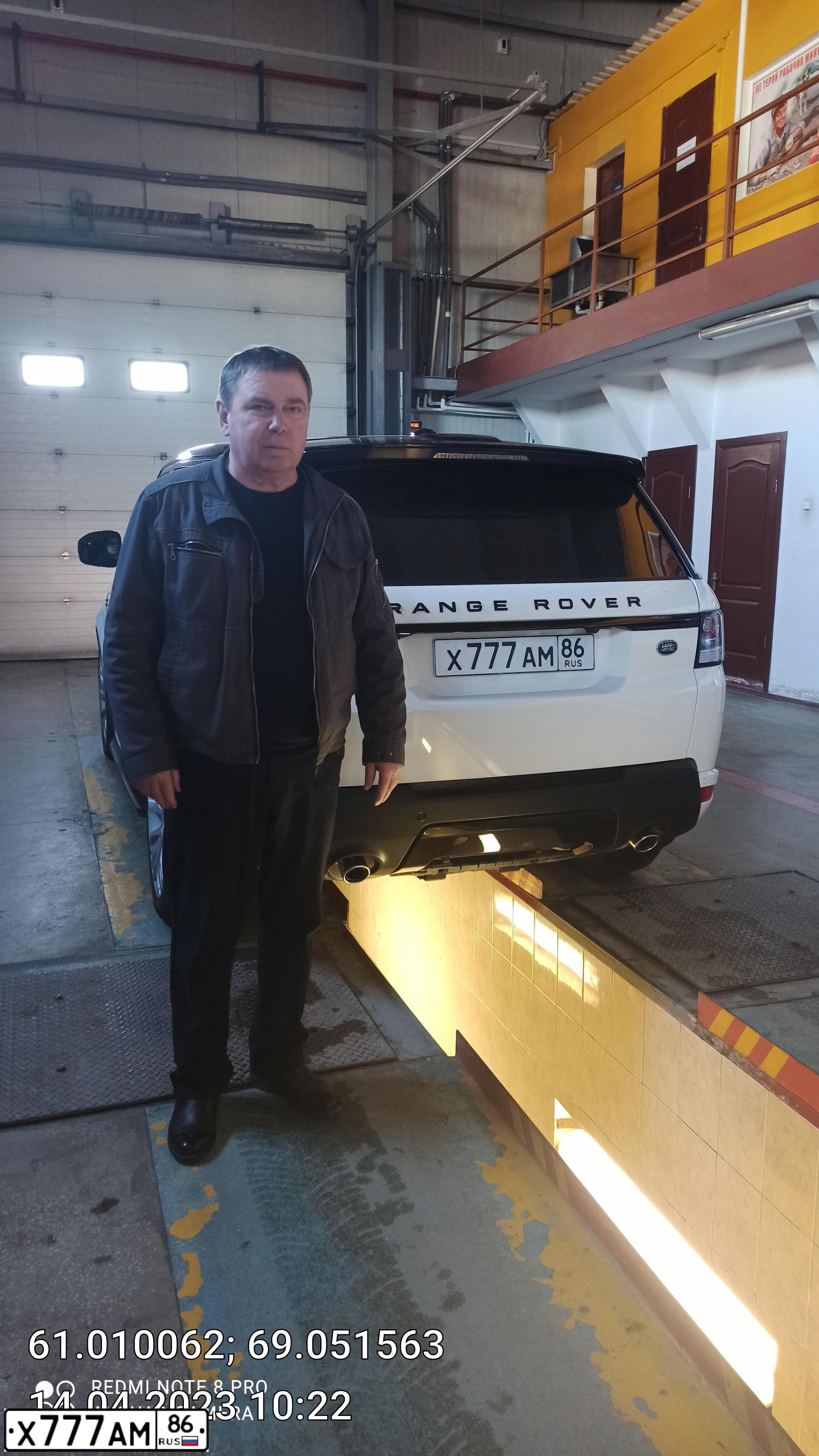 Фото автомобиля TOYOTA HILUX, 2013 — госномер Х777ВМ86. Цвет: Белый