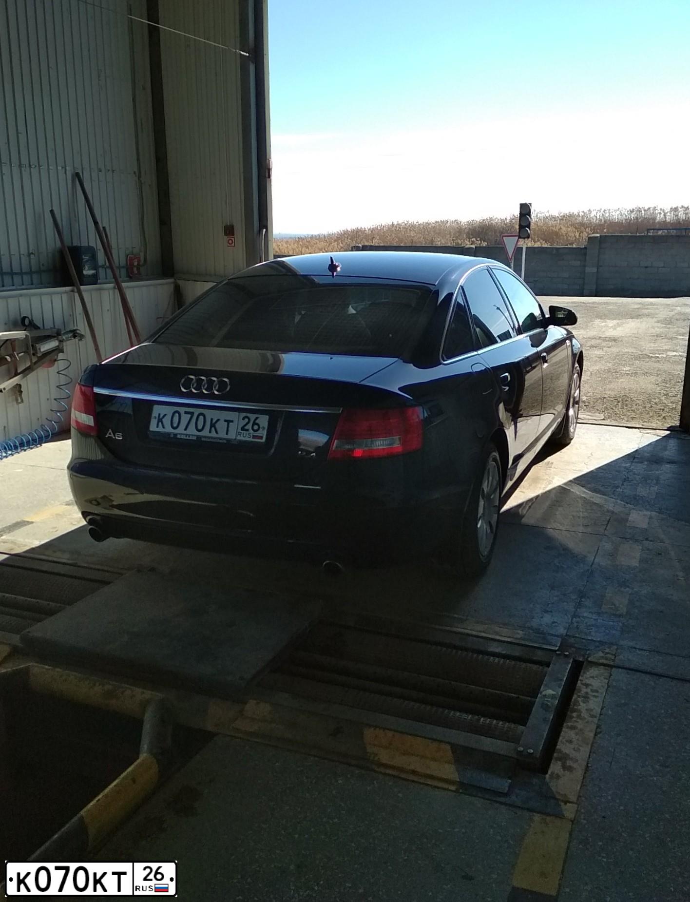 Фото автомобиля AUDI A6, 2005 — госномер К070КТ26. Цвет: ЧЕРНЫЙ