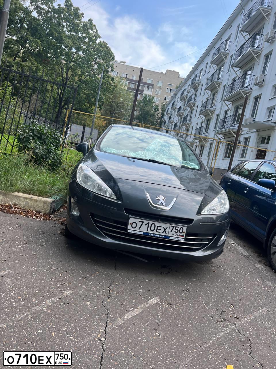 Фото автомобиля PEUGEOT 408, 2014 — госномер О710ЕХ750. Цвет: Серый