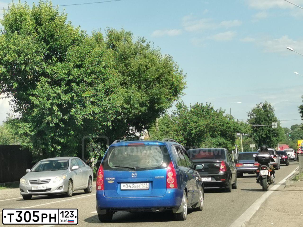 Фото автомобиля TOYOTA COROLLA, 2007 — госномер Т305РН123. Цвет: СЕРЕБРИСТЫЙ