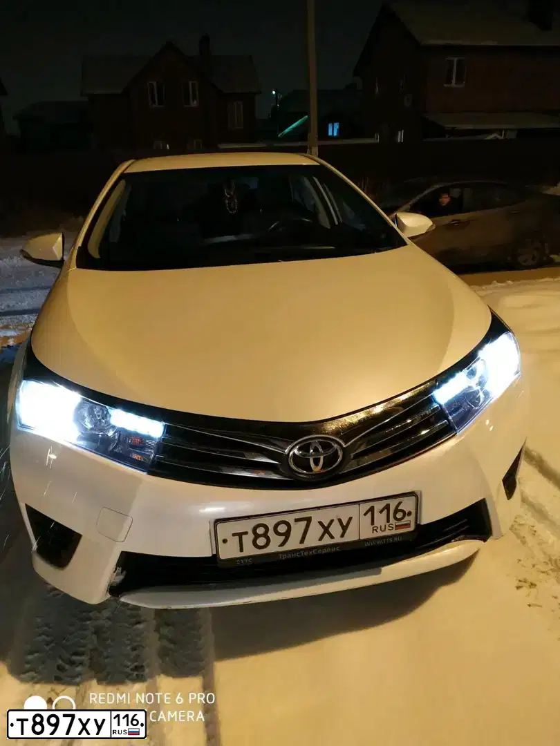 Фото автомобиля TOYOTA COROLLA, 2014 — госномер Х703СТ102. Цвет: Белый
