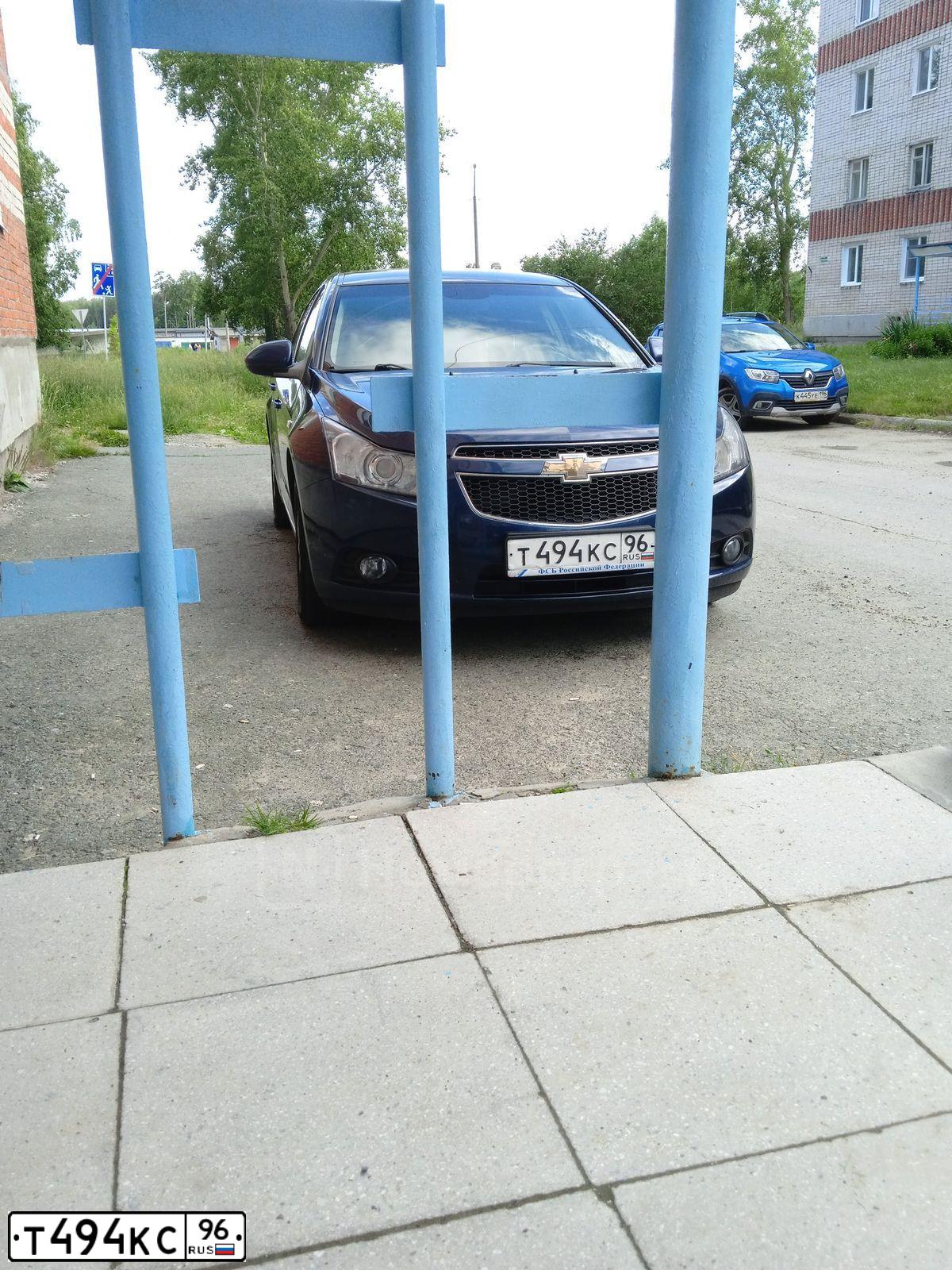 Фото автомобиля CHEVROLET CRUZE, 2011 — госномер Т494КС96