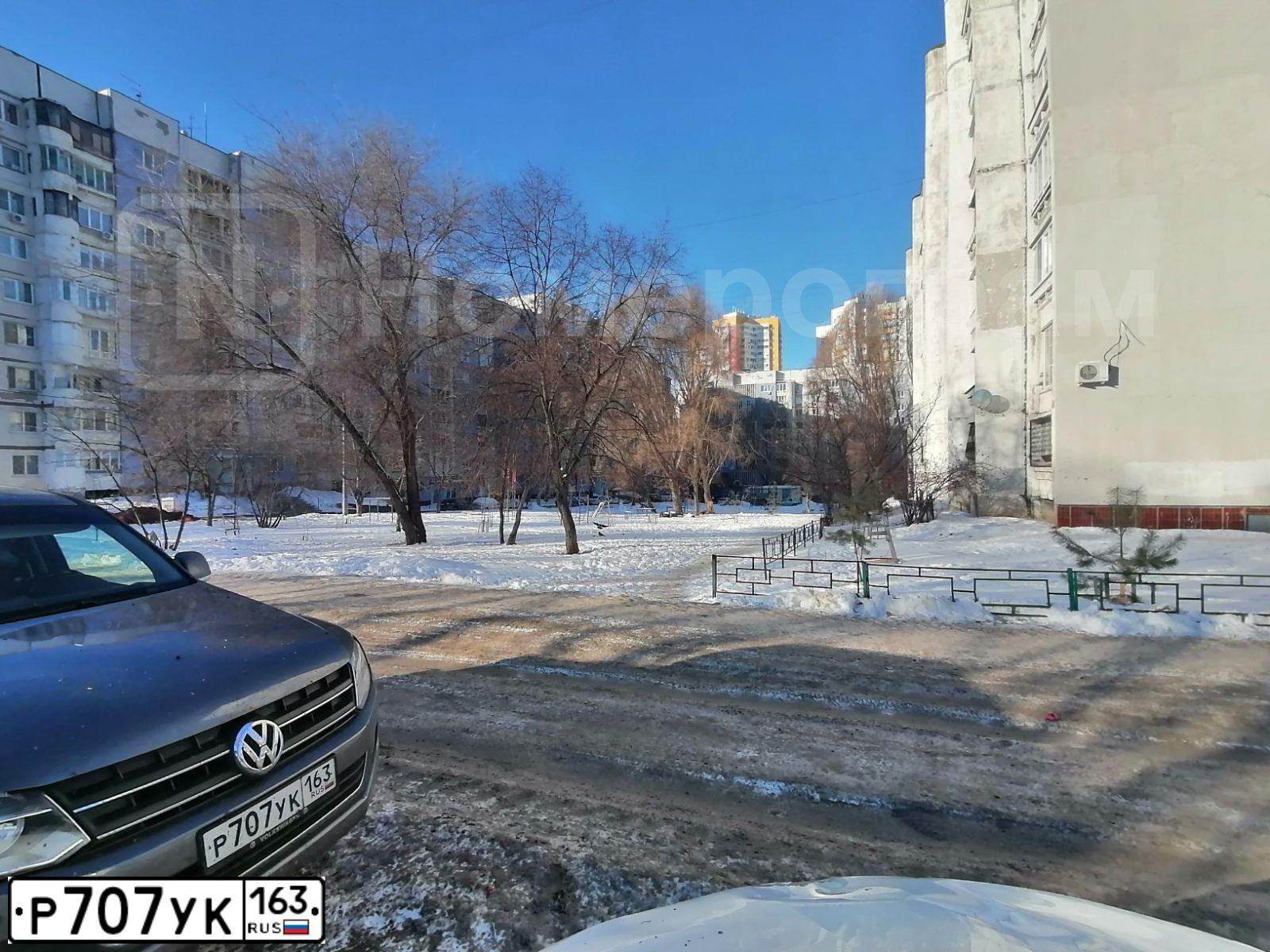 Фото автомобиля UAZ 3163 PATRIOT, 2012 — госномер У858РС163. Цвет: СЕРЕБРИСТО-ЖЕЛТЫЙ МЕТАЛЛИК