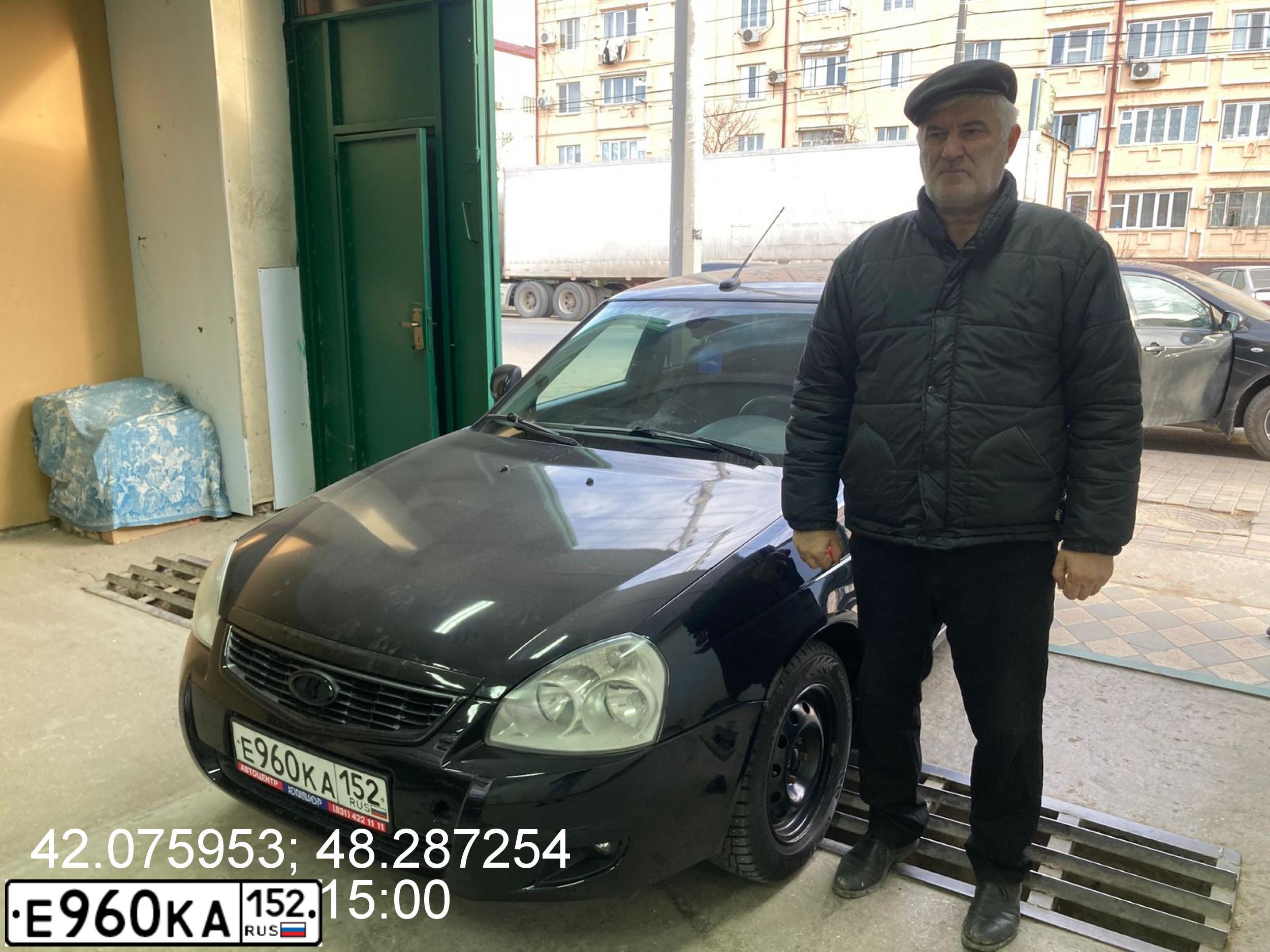 Фото автомобиля ВАЗ 217030 LADA PRIORA, 2011 — госномер У676НЕ05. Цвет: Сине-Черный