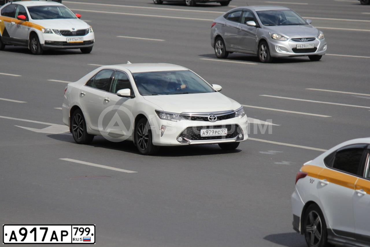 Фото автомобиля RENAULT KAPTUR, 2017 — госномер А917АР799. Цвет: ТЕМНО-СЕРЫЙ ЧЕРНЫЙ