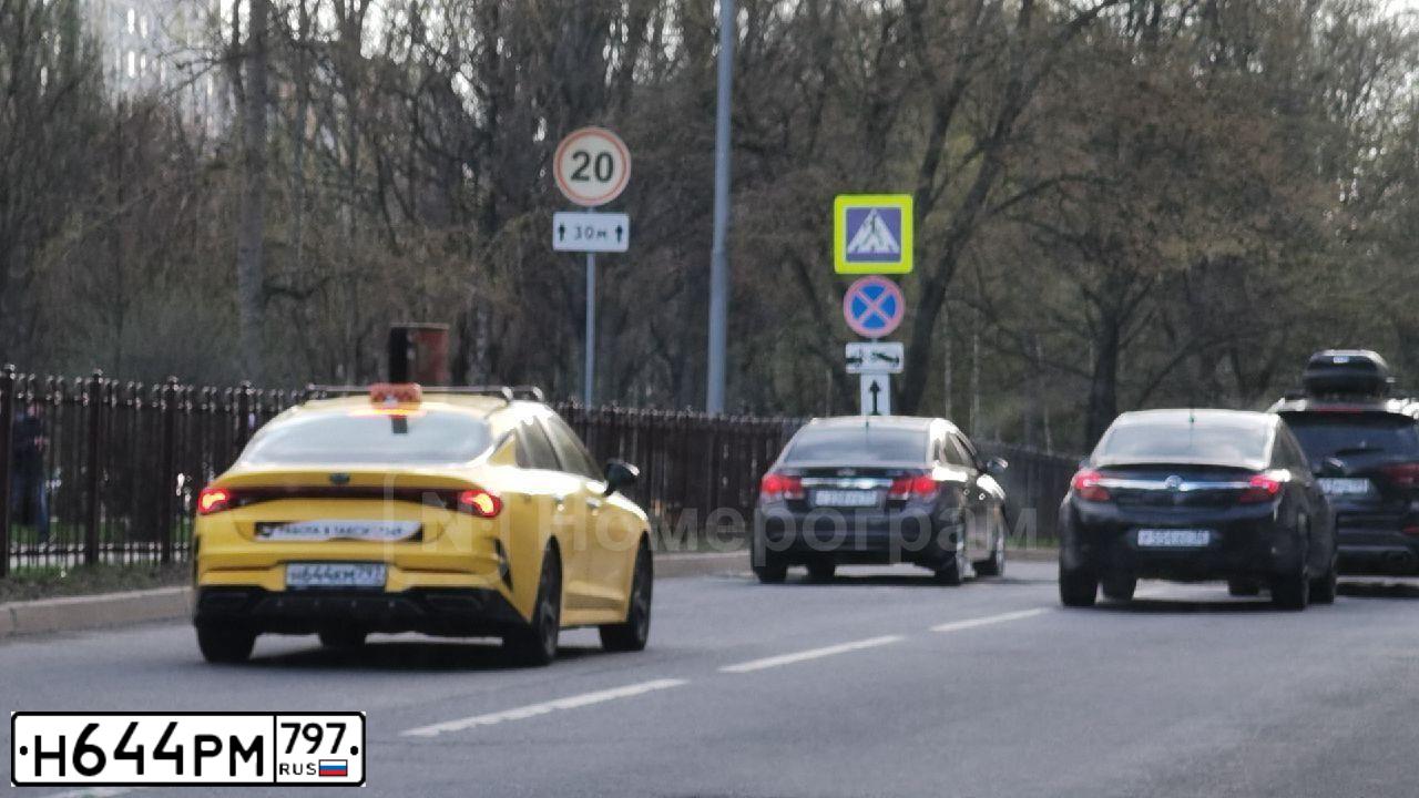 Фото автомобиля LADA 2107, 2010 — госномер О007АР21. Цвет: СЕРО-СИНЕ-ЗЕЛЕНЫЙ