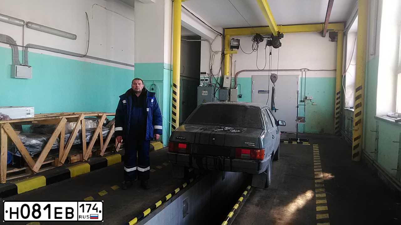 Фото автомобиля LADA 2109 SAMARA, 2004 — госномер Т971АЕ196. Цвет: Темно-зеленый