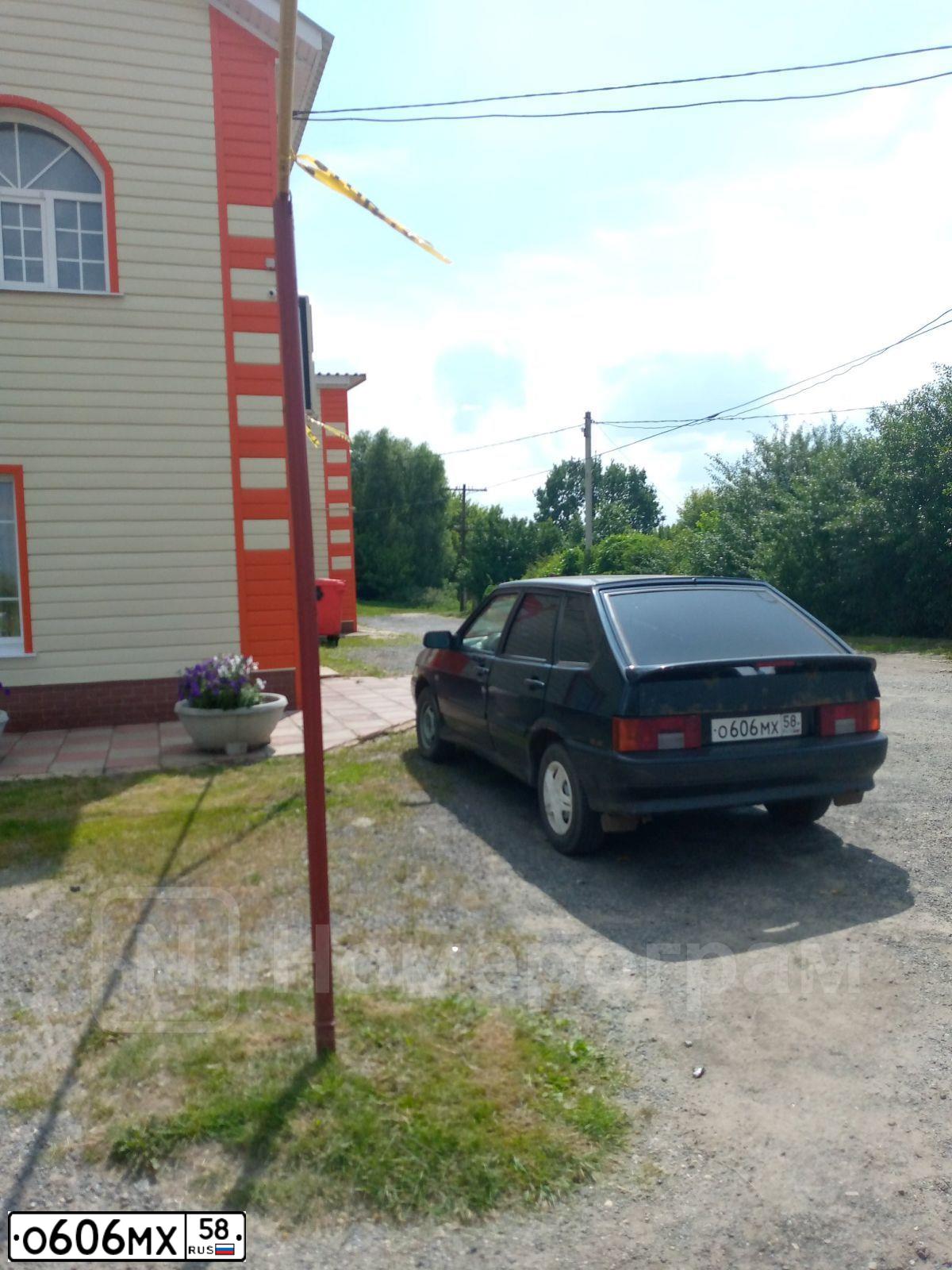 Фото автомобиля LADA 2114, 2009 — госномер Х889УЕ164. Цвет: ЧЕРНЫЙ