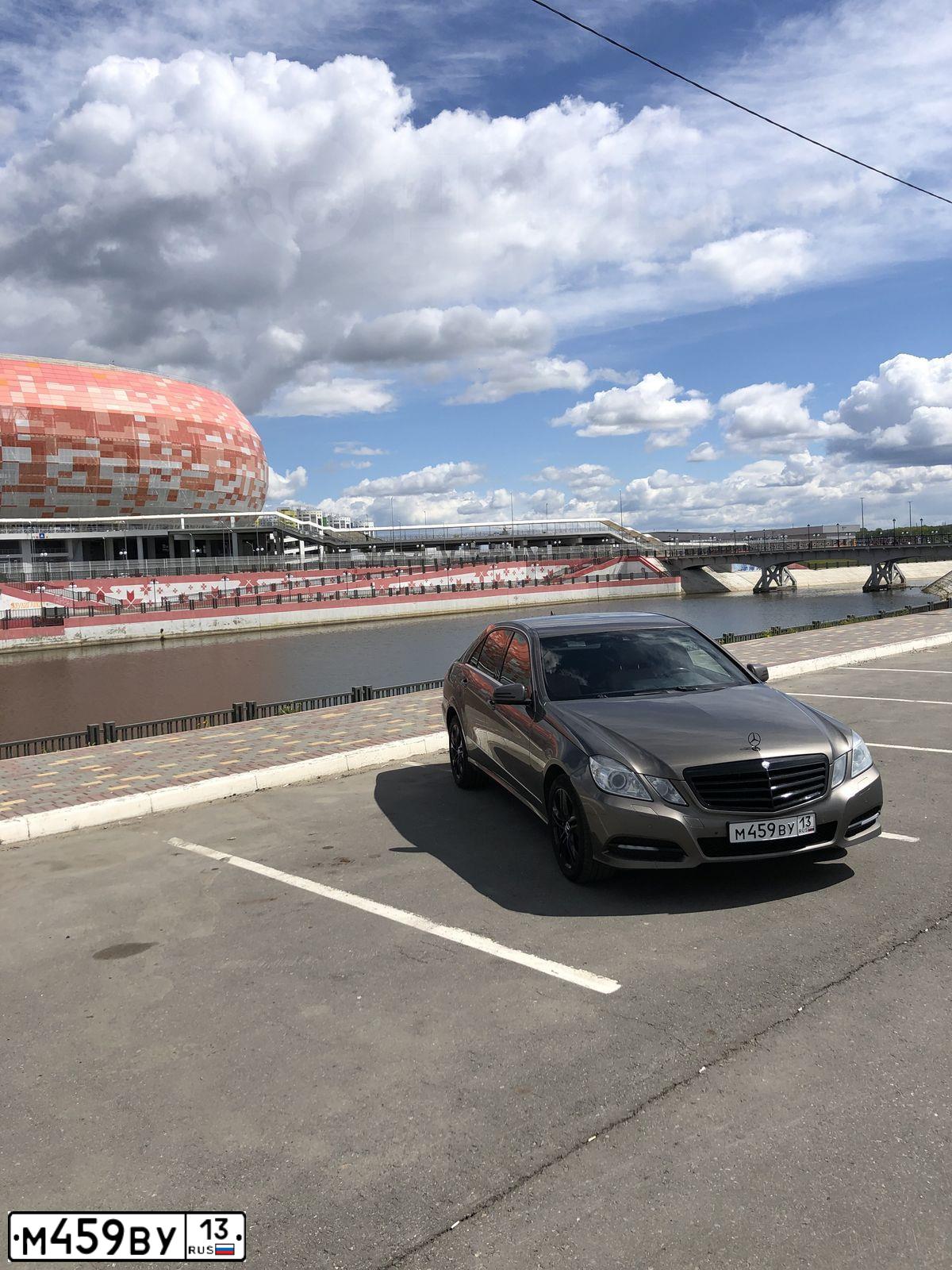 Фото автомобиля MERCEDES E-KLASSE, 2011 — госномер В281РА197. Цвет: СЕРЫЙ