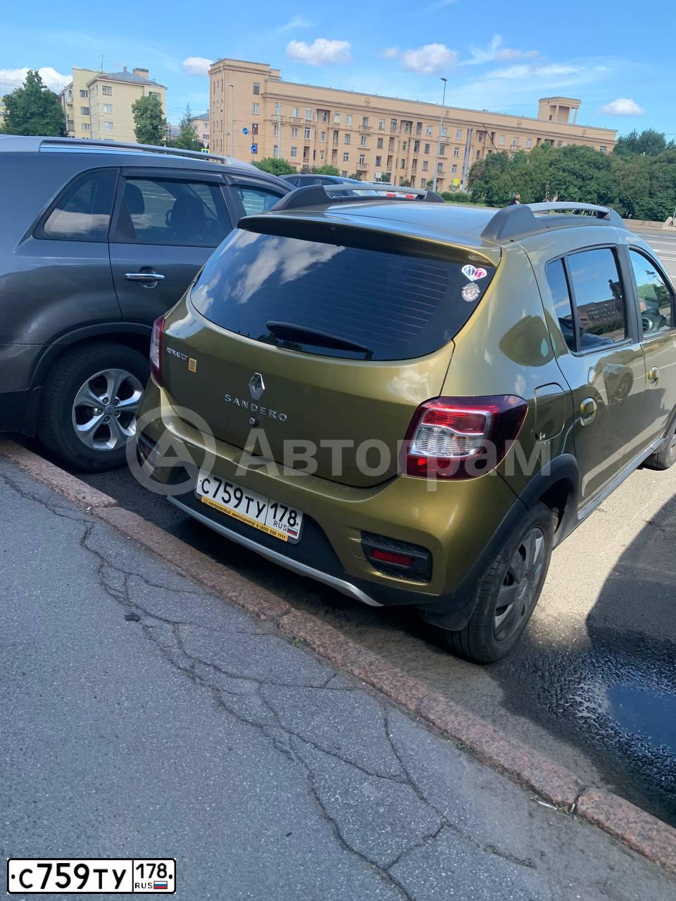 Фото автомобиля RENAULT SANDERO, 2015 — госномер С759ТУ178. Цвет: ЗОЛОТИСТО-ЗЕЛЕНЫЙ