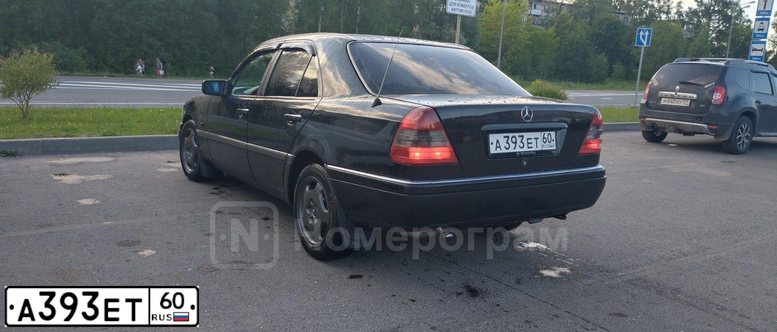 Фото автомобиля MERCEDES C-KLASSE, 1993 — госномер А393ЕТ60. Цвет: ЧЕРНЫЙ