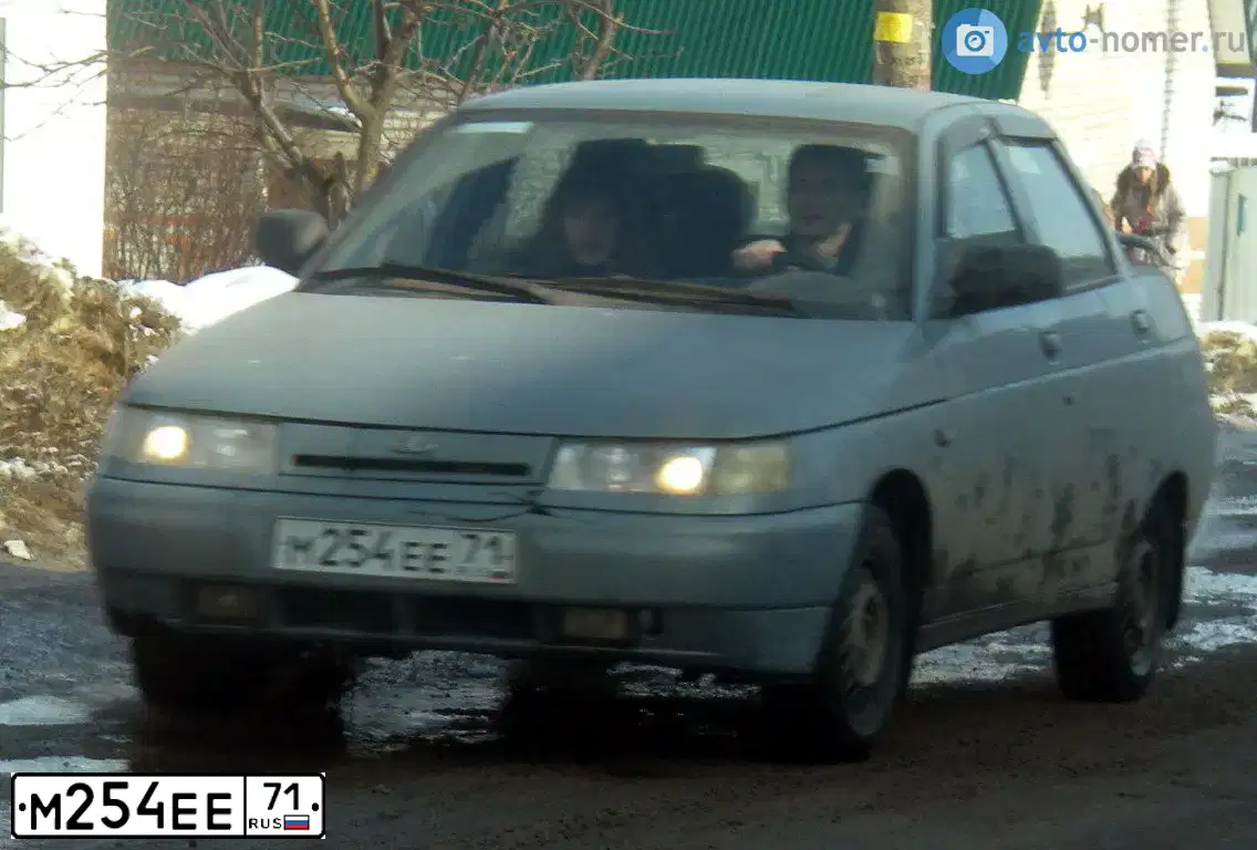 Фото автомобиля LADA 2110, 2004 — госномер Х530СА71. Цвет: ЗОЛОТИСТО-СЕРЫЙ