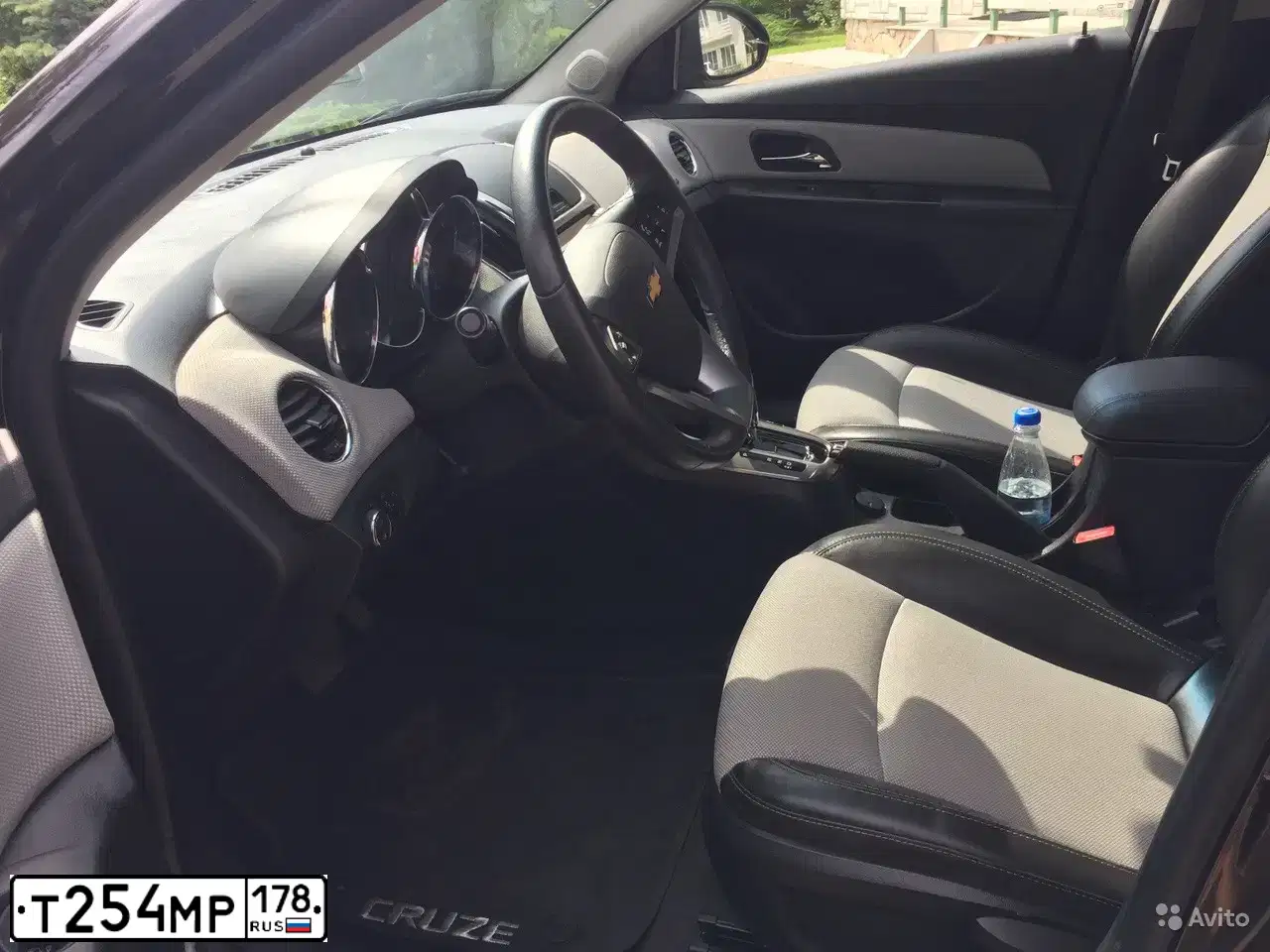 Фото автомобиля CHEVROLET CRUZE, 2015 — госномер Т254МР178. Цвет: КОРИЧНЕВЫЙ МЕТАЛЛИК