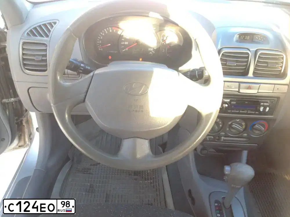 Фото автомобиля TAGAZ Z ACCENT, 2007 — госномер В296РХ198. Цвет: серебристый