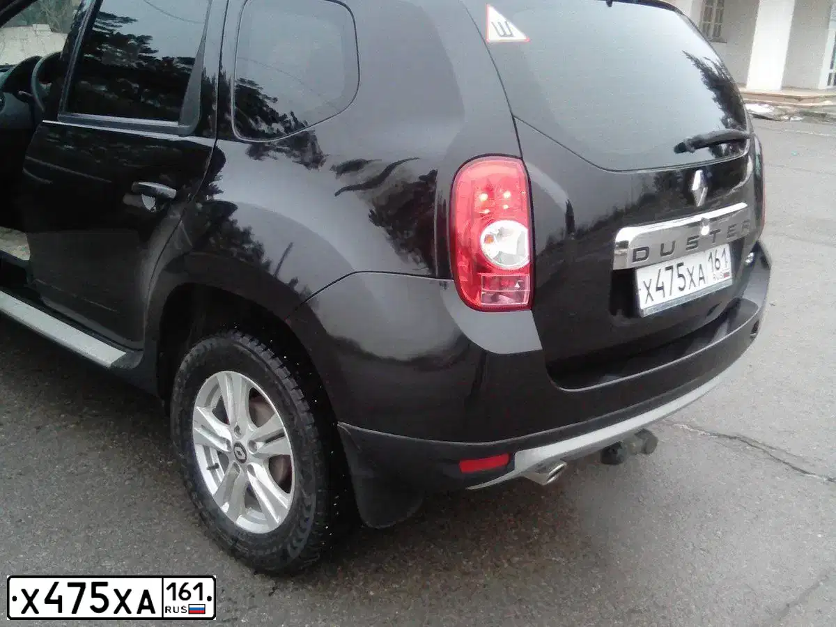Фото автомобиля RENAULT DUSTER, 2014 — госномер Х475ХА161. Цвет: ЧЕРНЫЙ