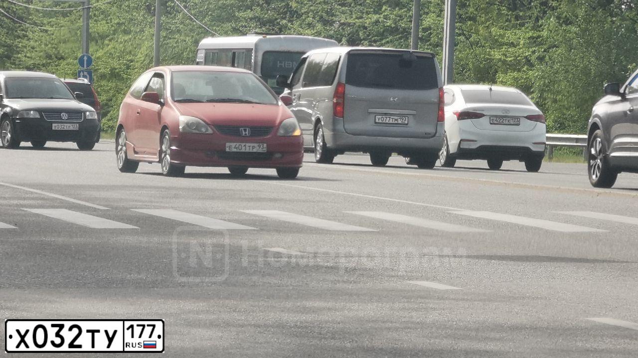 Фото автомобиля LADA 2114 SAMARA, 2007 — госномер М110АС197. Цвет: СЕРО-СИНЕ-ЗЕЛЕНЫЙ