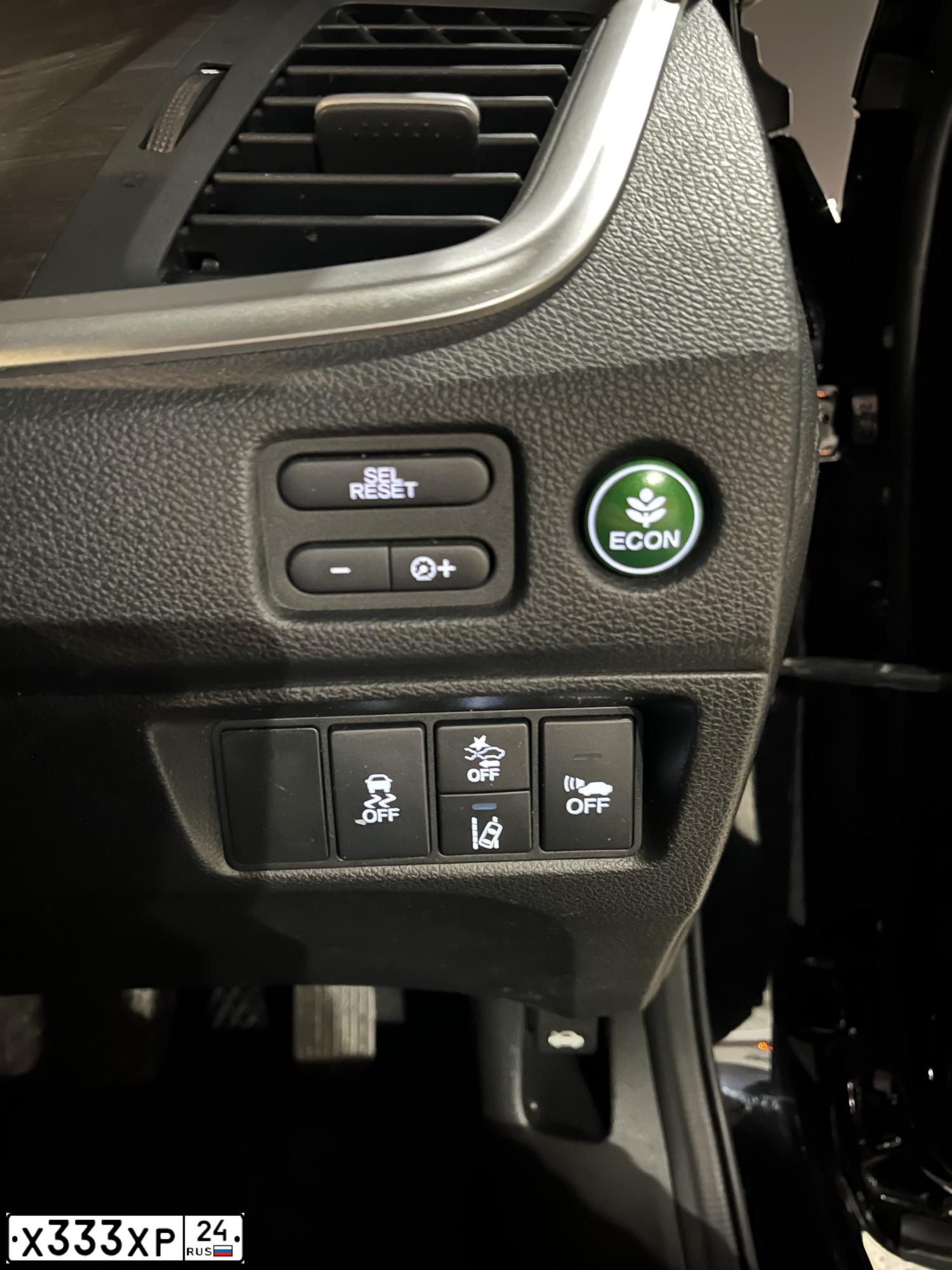 Фото автомобиля FORD FOCUS, 2011 — госномер Х333ХР24. Цвет: Коричневый