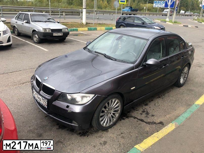 Фото автомобиля VOLKSWAGEN PASSAT, 2011 — госномер М571ХВ134. Цвет: СИНИЙ ТЕМНЫЙ