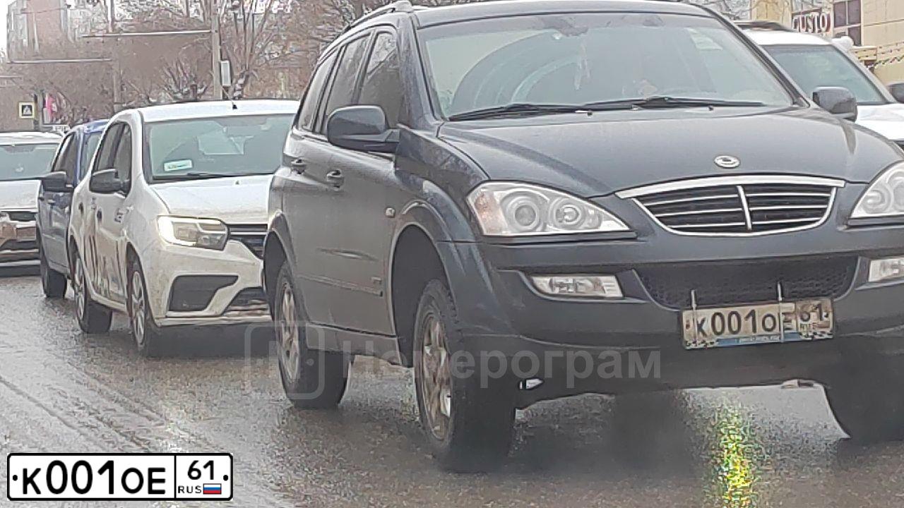 Фото автомобиля LANDROVER RANGE ROVER, 2010 — госномер О420ОО161. Цвет: Белый