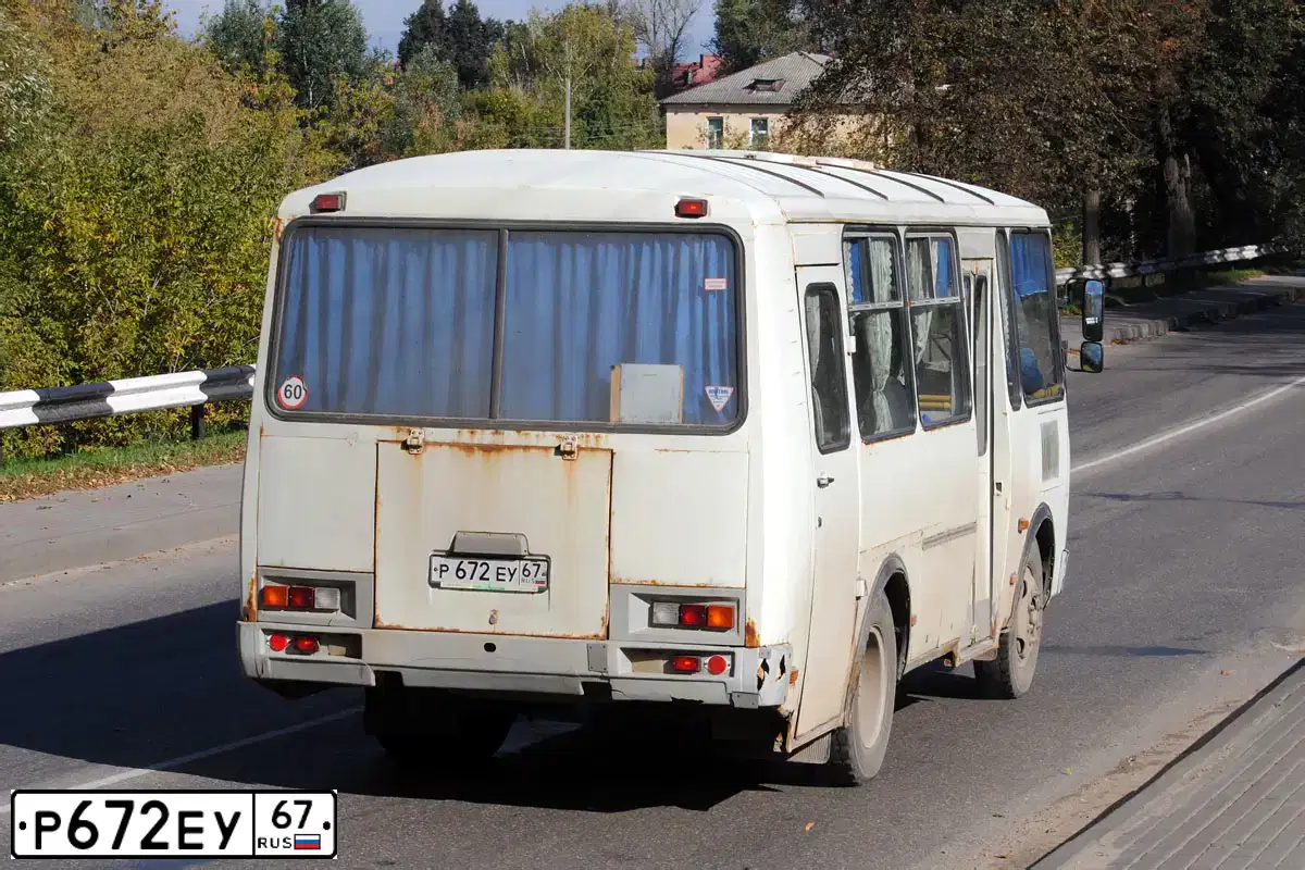Фото автомобиля PAZ 3205, 2007 — госномер Р672ЕУ67. Цвет: Белый