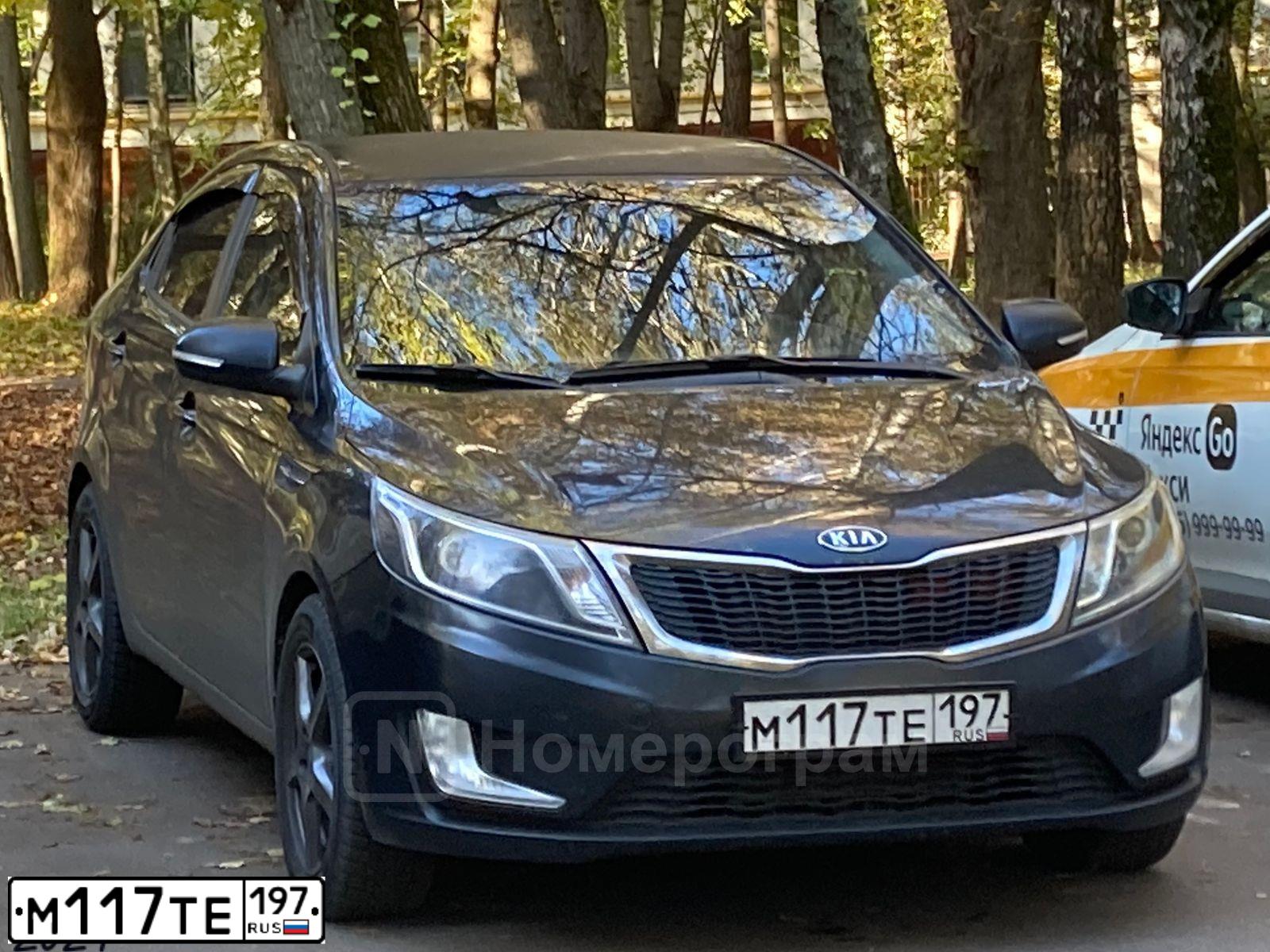 Фото автомобиля KIA RIO, 2012 — госномер М117ТЕ197. Цвет: ЧЕРНЫЙ