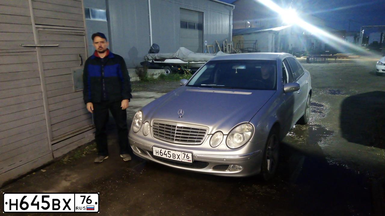 Фото автомобиля MERCEDES E-KLASSE, 2003 — госномер Р087ЕХ76. Цвет: Серый
