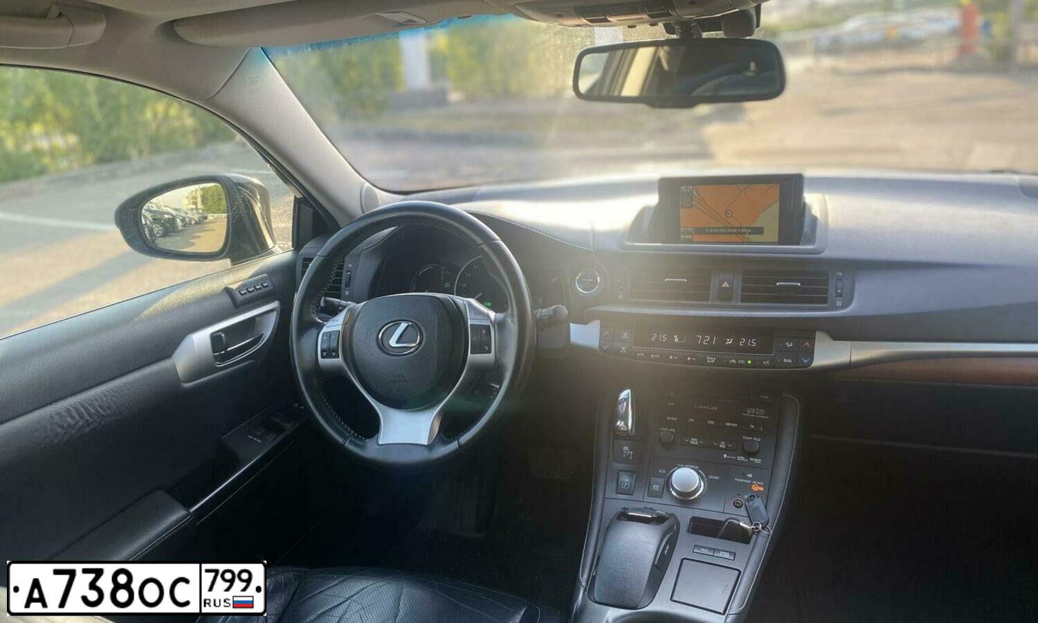 Фото автомобиля LEXUS S CT, 2011 — госномер Х002НС197. Цвет: ЧЕРНЫЙ