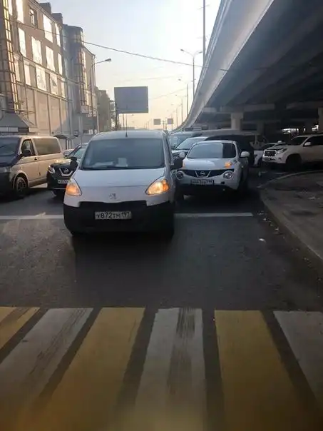 Фото автомобиля PEUGEOT PARTNER, 2012 — госномер Х266ТМ763