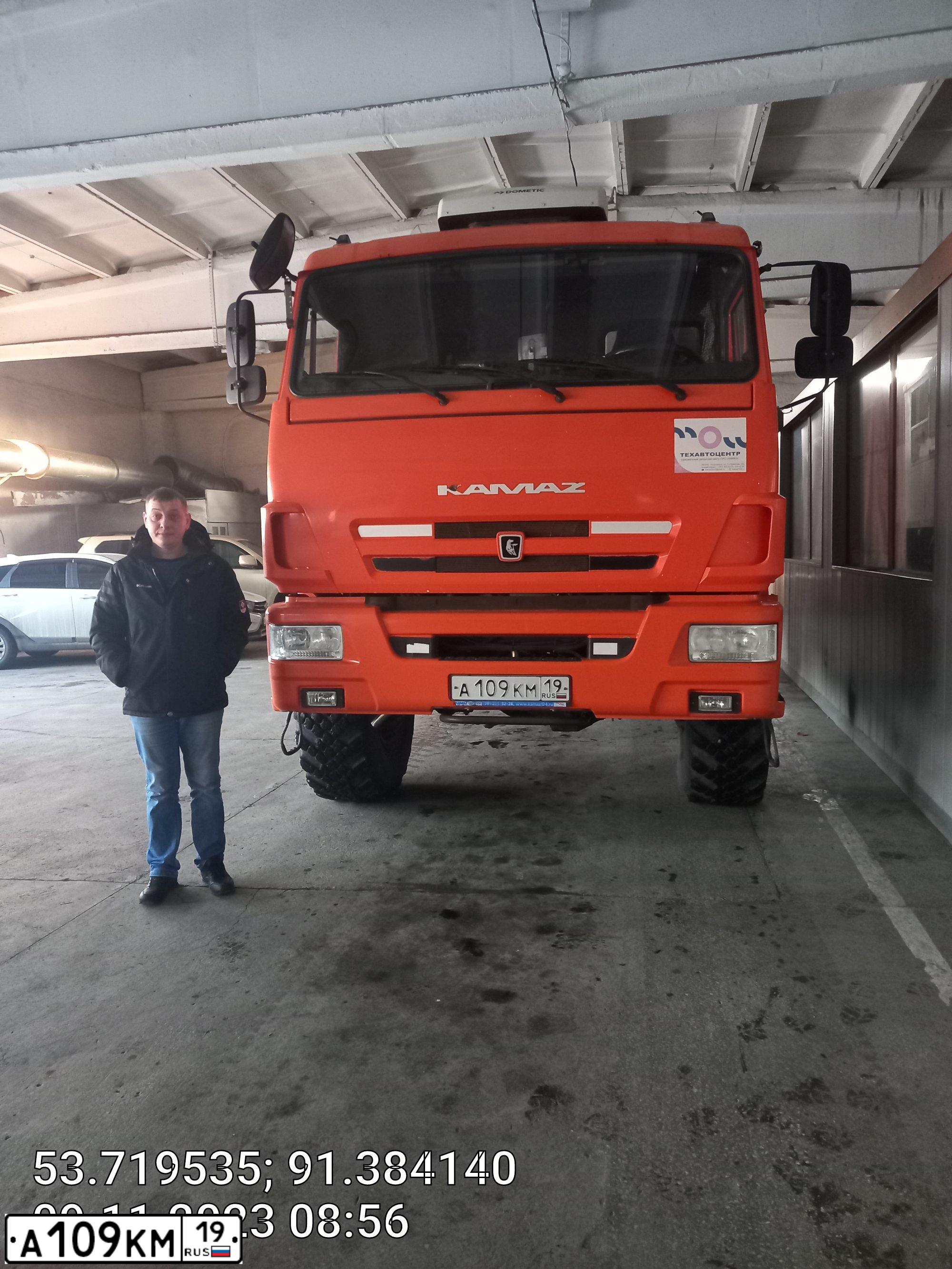 Фото автомобиля KAMAZ 4350 /4X4/ MUSTANG, 2017 — госномер А109КМ19. Цвет: ОРАНЖЕВЫЙ