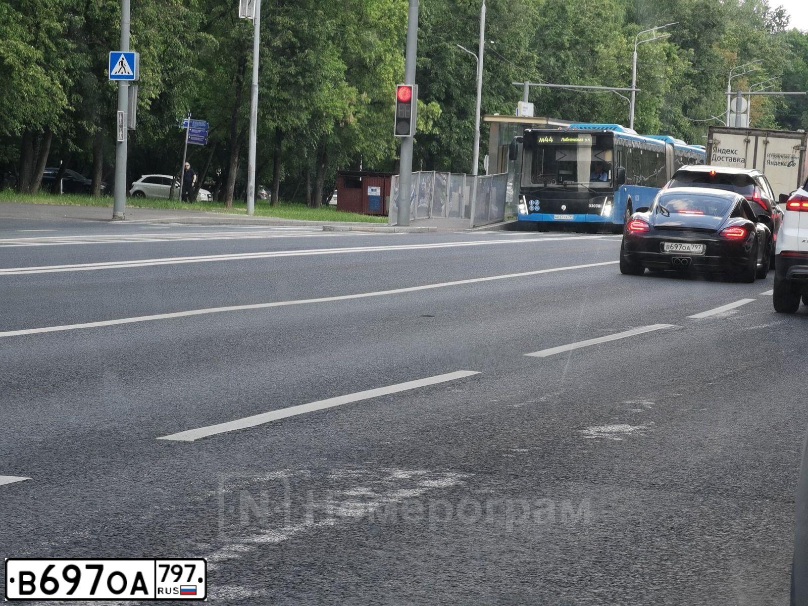 Фото автомобиля PORSCHE CAYMAN, 2007 — госномер В697ОА797. Цвет: ЧЕРНЫЙ