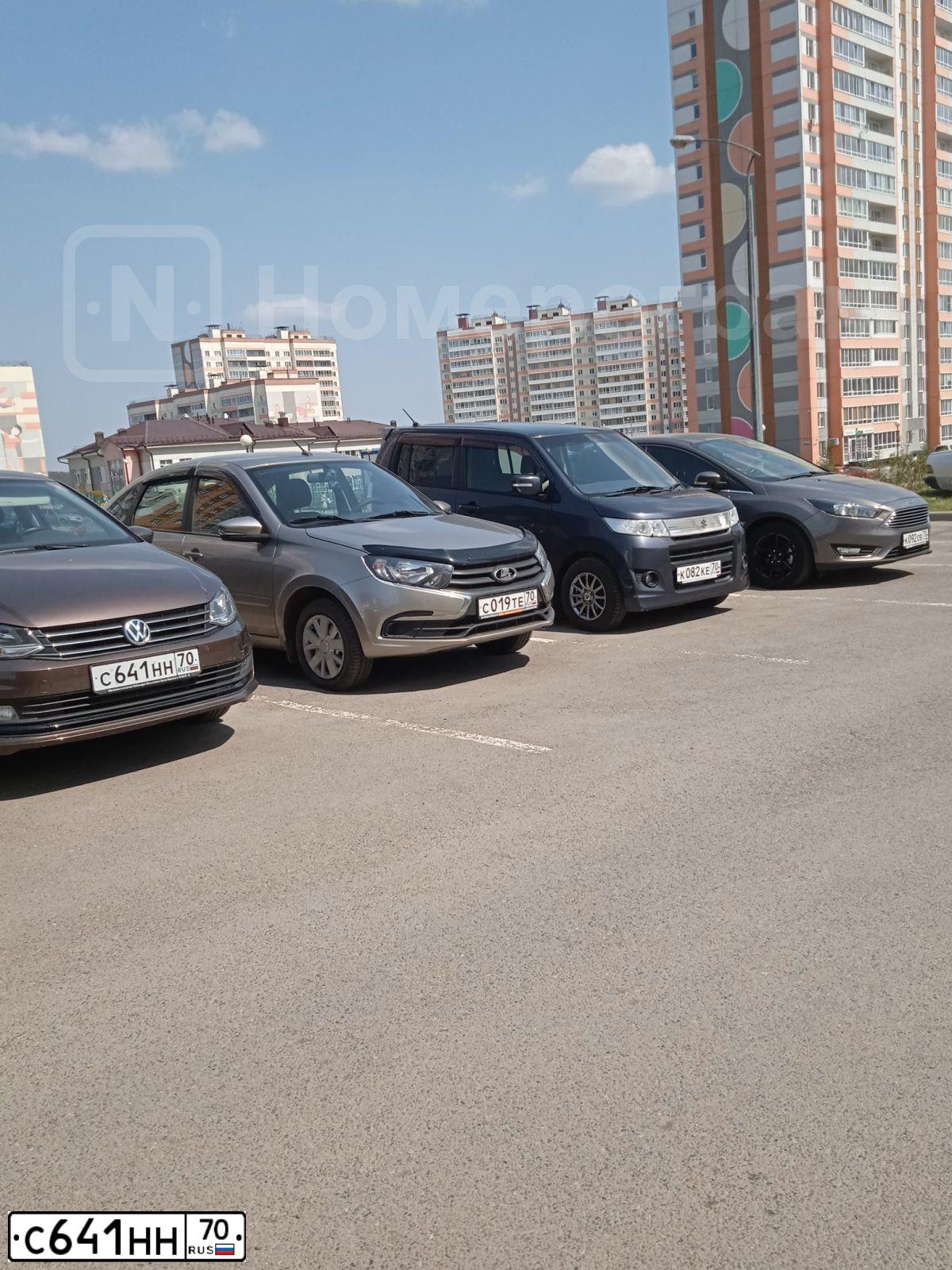 Фото автомобиля VOLKSWAGEN POLO, 2018 — госномер Т998МК45. Цвет: ЧЕРНЫЙ