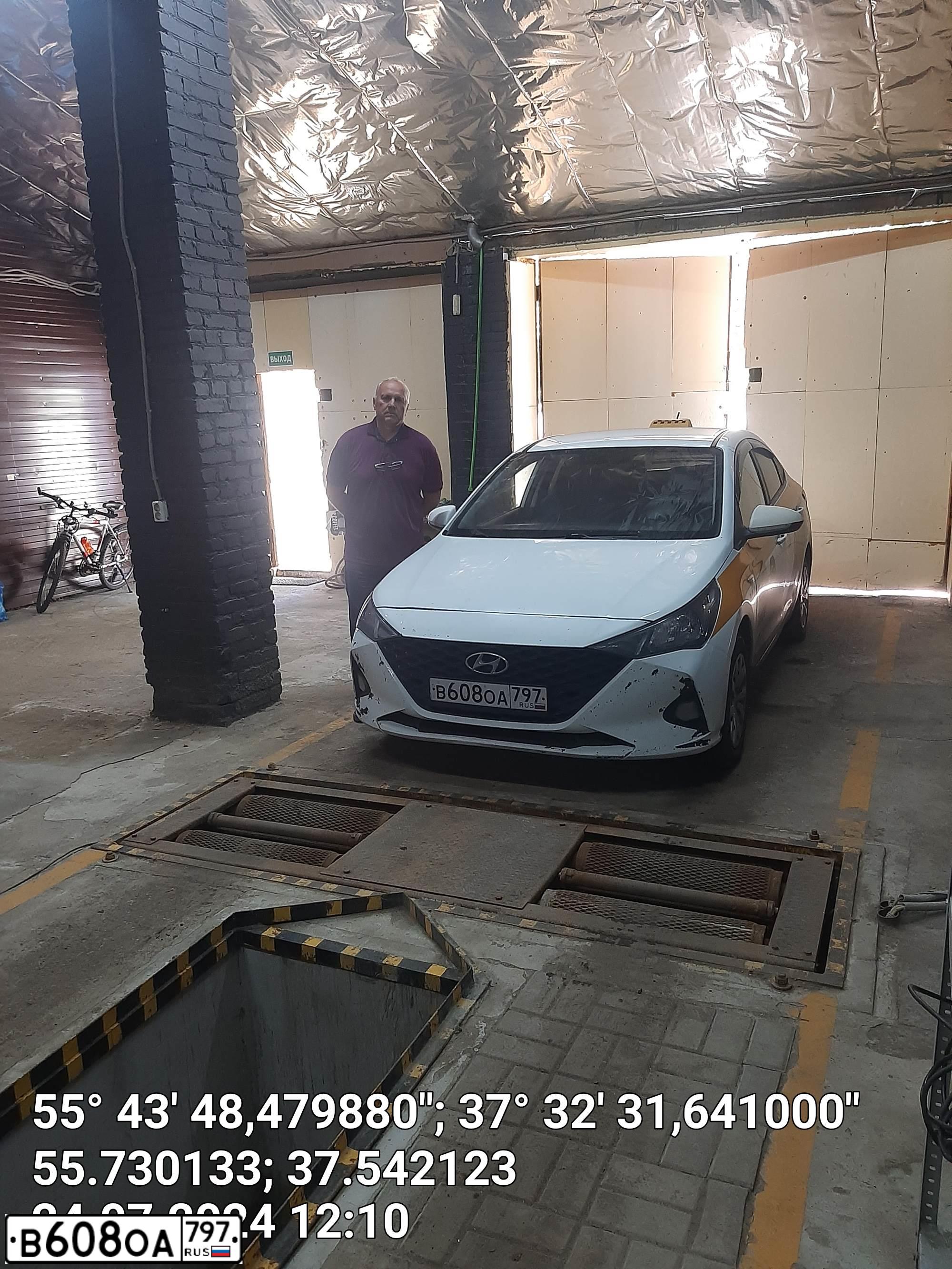 Фото автомобиля HYUNDAI SOLARIS, 2020 — госномер Т288АМ550. Цвет: БЕЛЫЙ ЖЕЛТЫЙ СЕРЫЙ