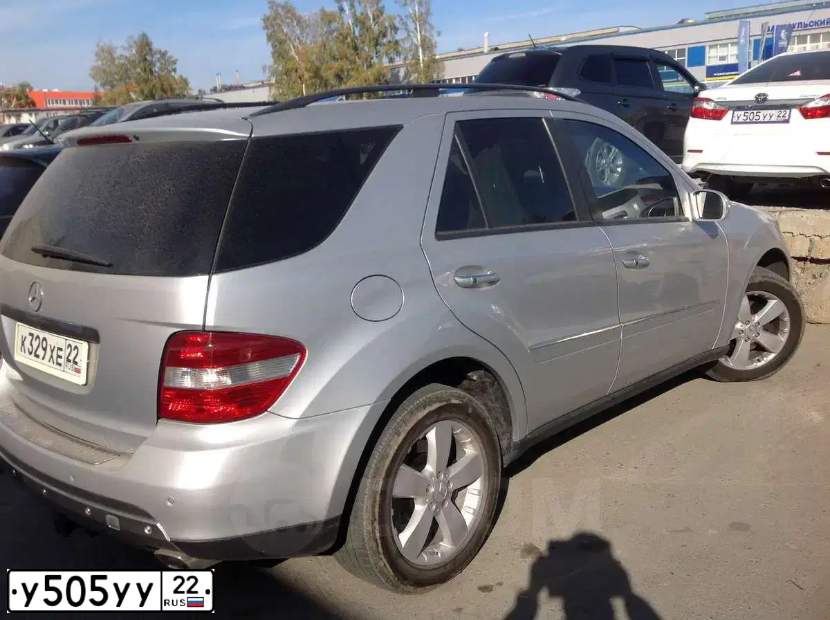 Фото автомобиля TOYOTA CAMRY, 2004 — госномер Е696ХО22. Цвет: ТЕМНО-ЗЕЛЕНЫЙ
